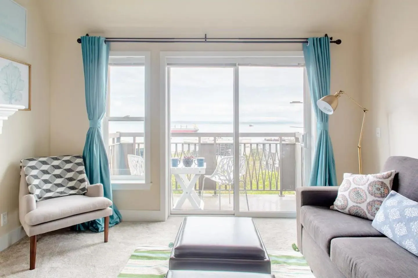 Day in Top Floor Water View Oasis near Space Needle & Cruise