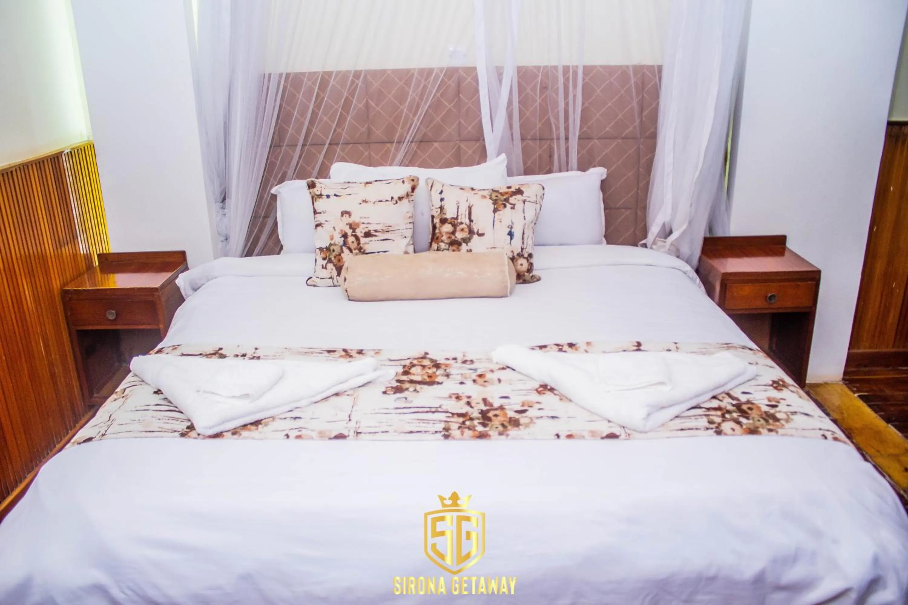 Bedroom, Bed in Sirona Getaway Hotel
