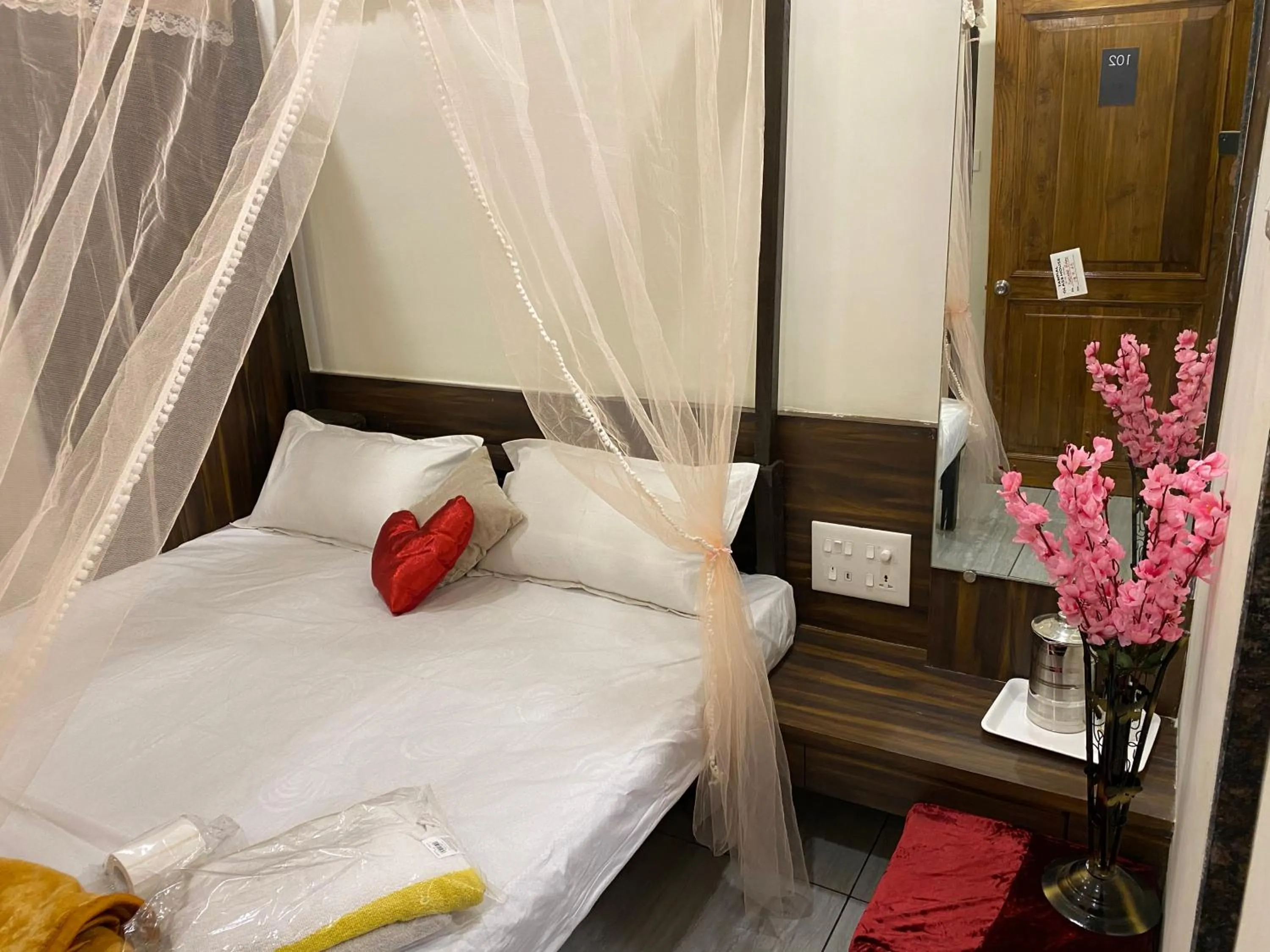 Bed in Galaxy Residency, Panchgani - MTDC Approved