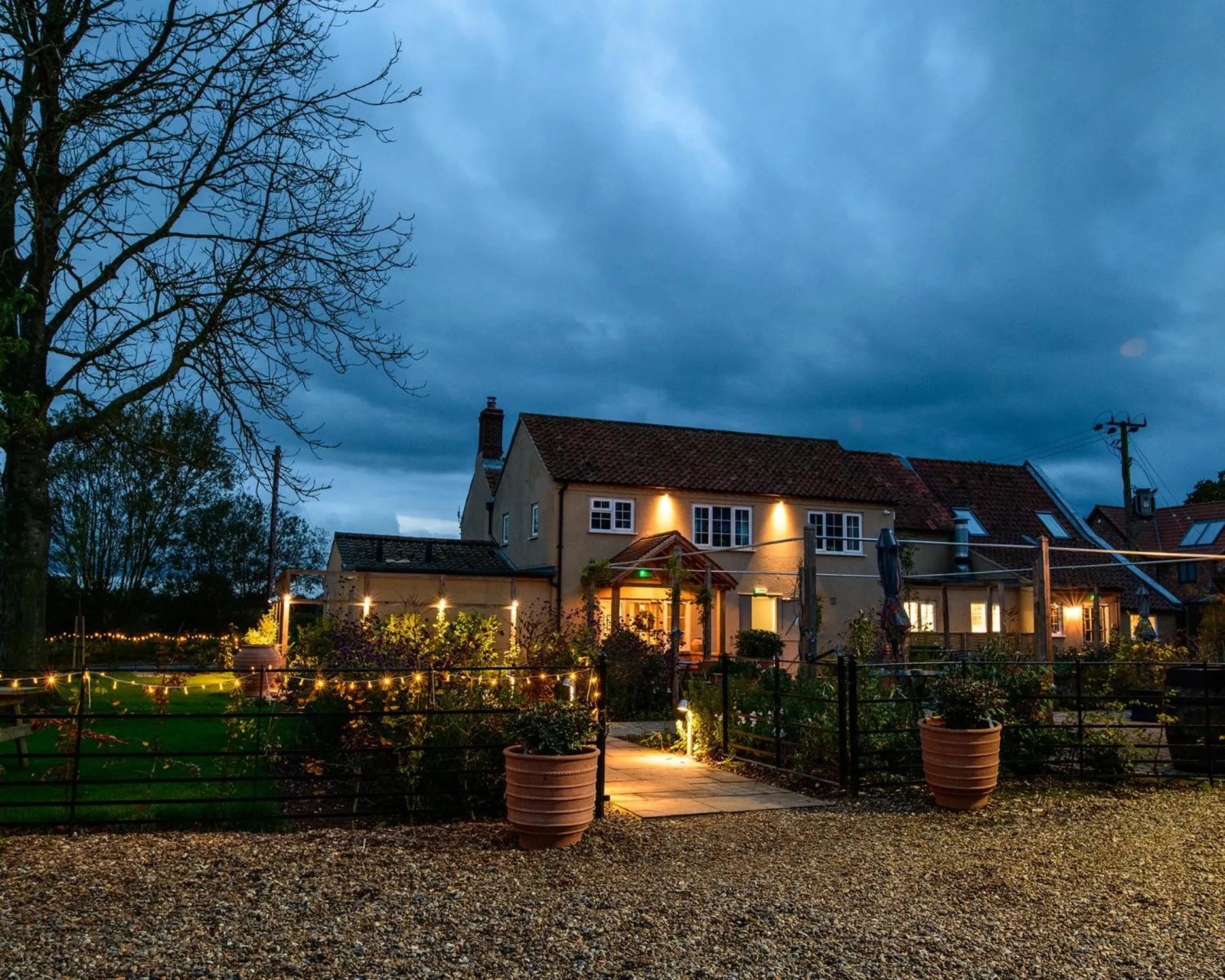 Property building in The Three Horseshoes