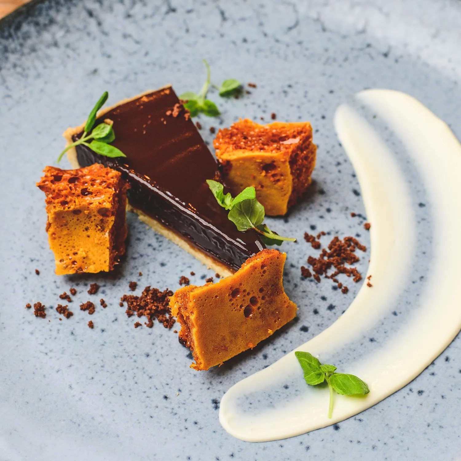 Food and drinks in The Three Horseshoes