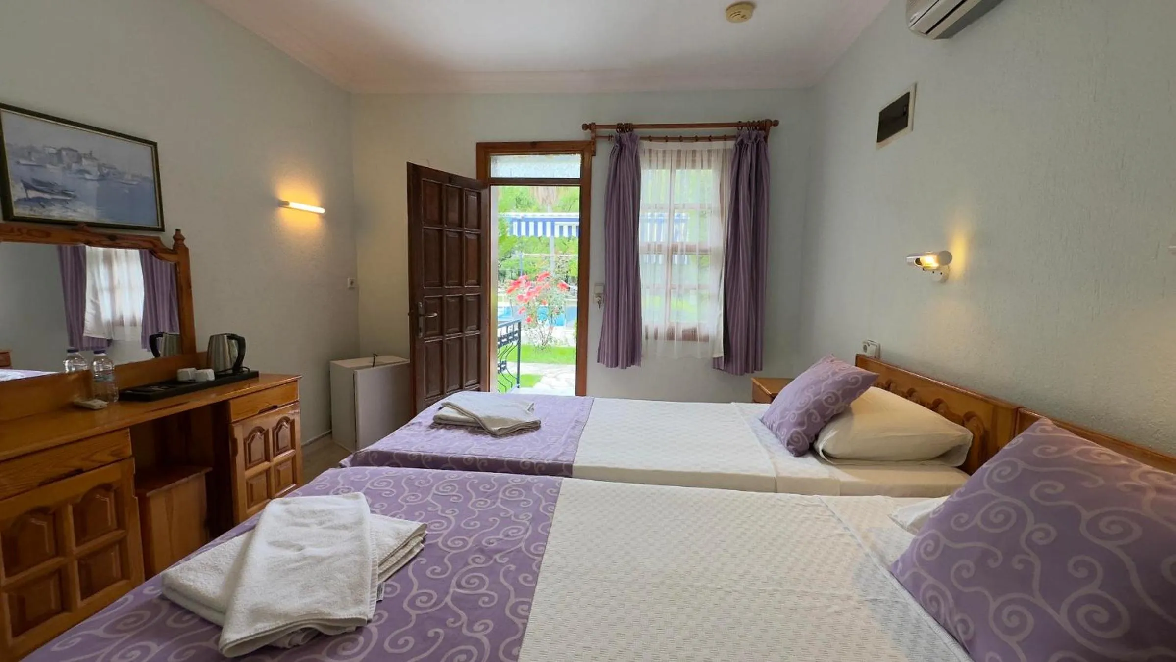 Photo of the whole room, Bed in Dalyan YUNUS HOTEL
