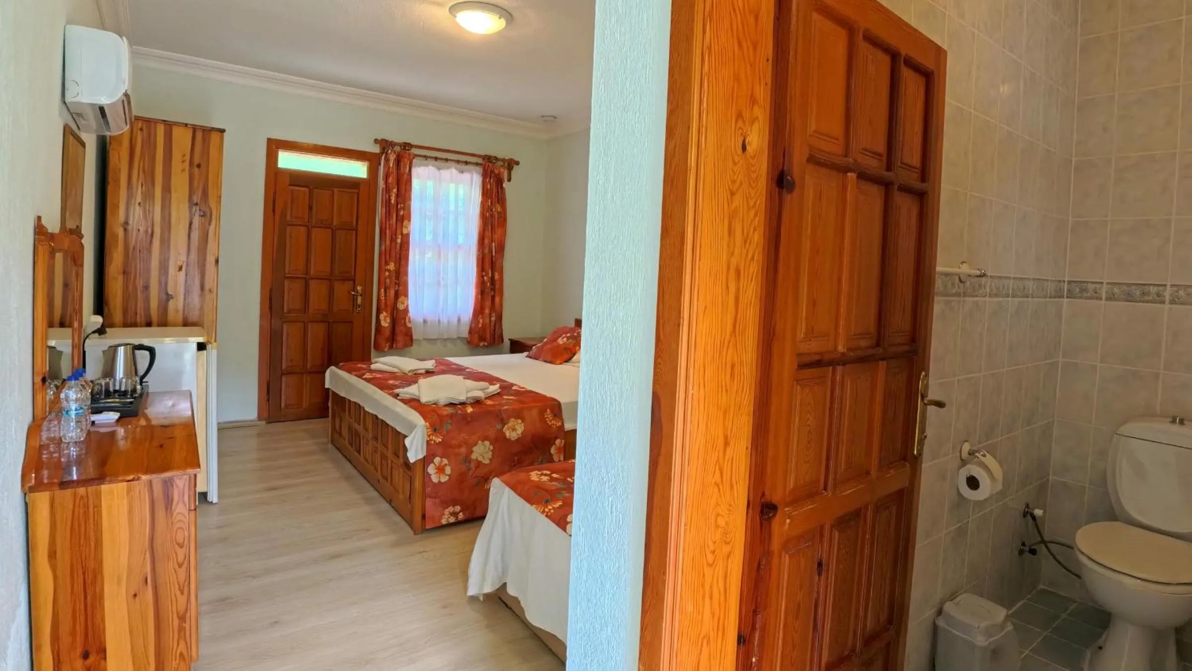 Photo of the whole room, Bed in Dalyan YUNUS HOTEL