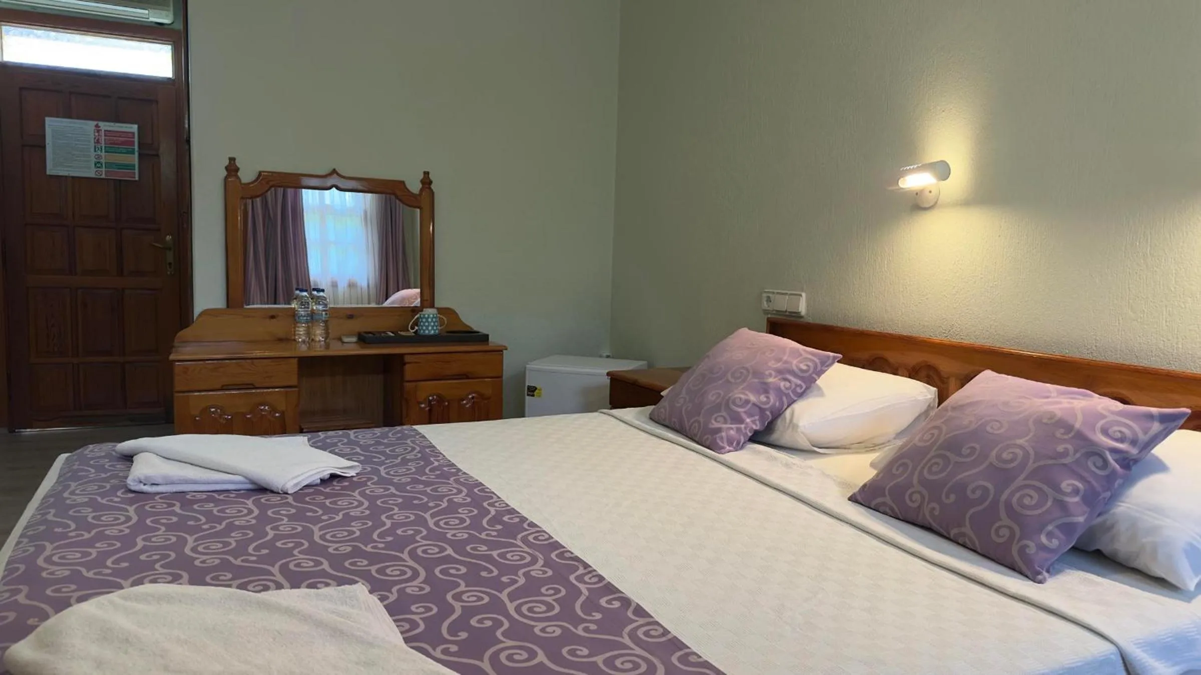 Photo of the whole room, Bed in Dalyan YUNUS HOTEL