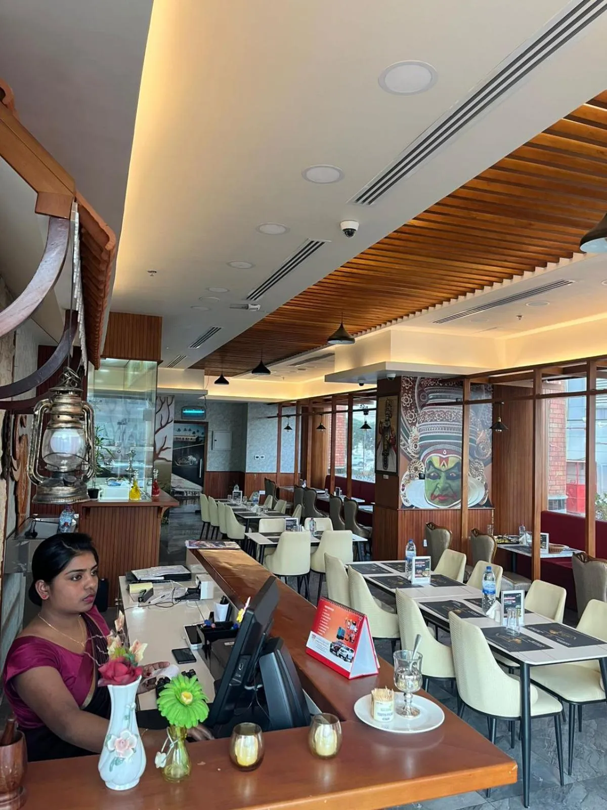 Restaurant/places to eat in Clifton International Hotel