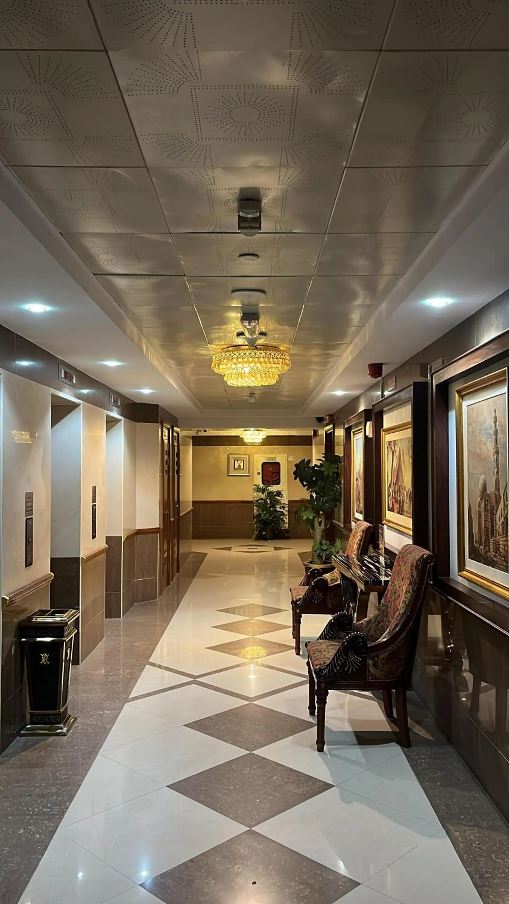 Clifton International Hotel