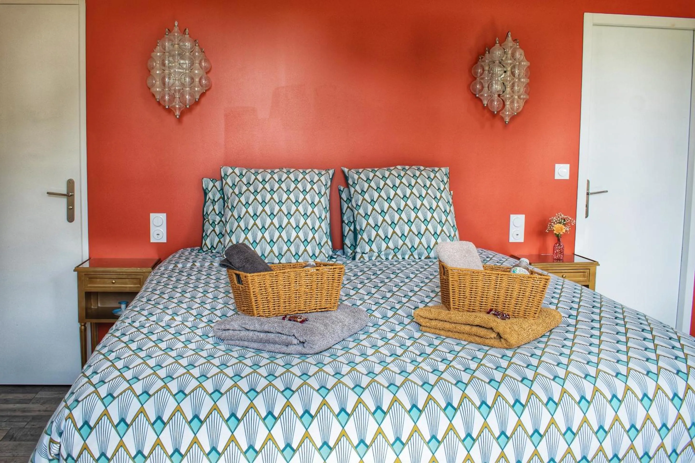 Bedroom, Bed in Les Volets Violets