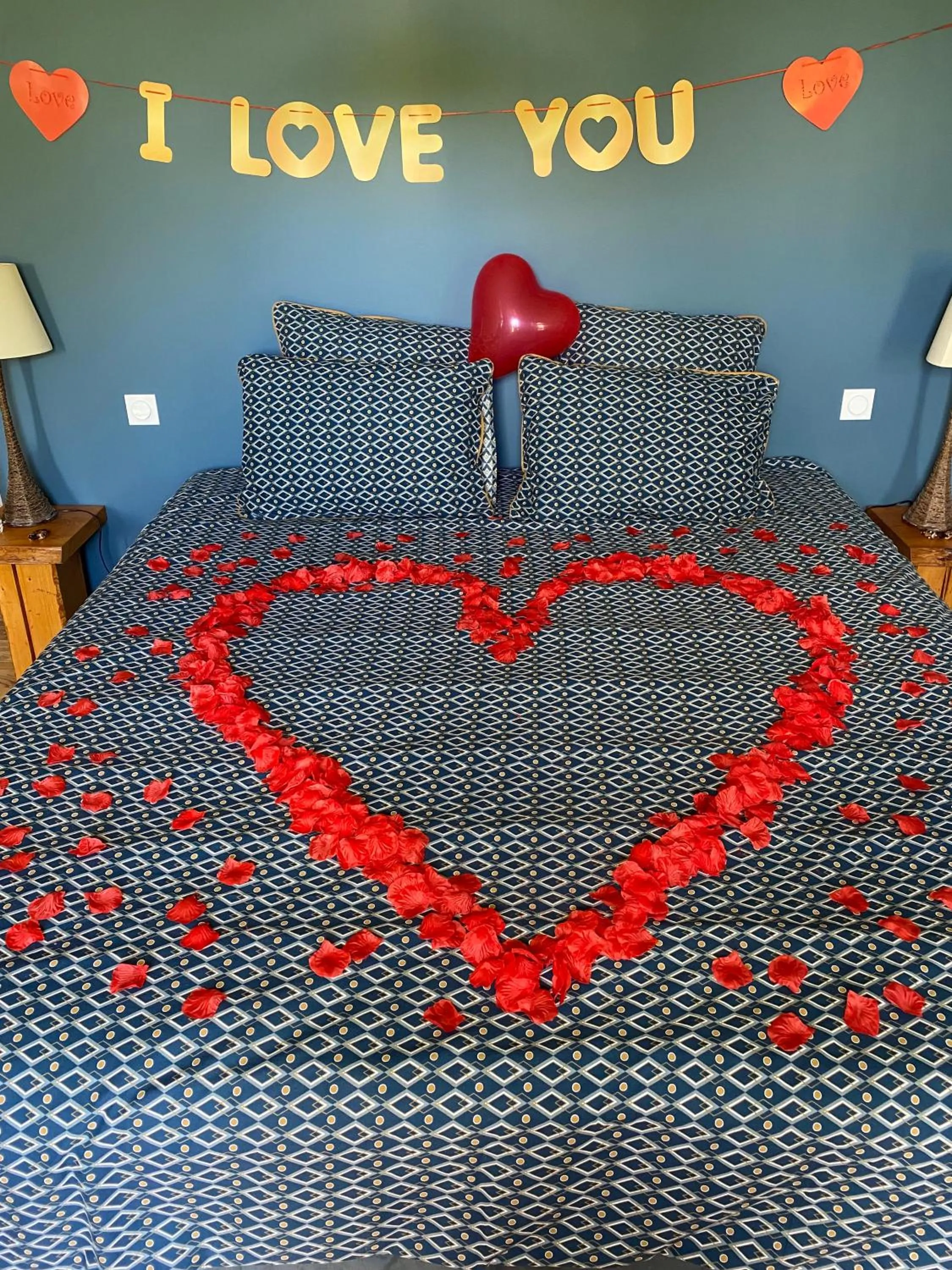 Bedroom, Bed in Les Volets Violets