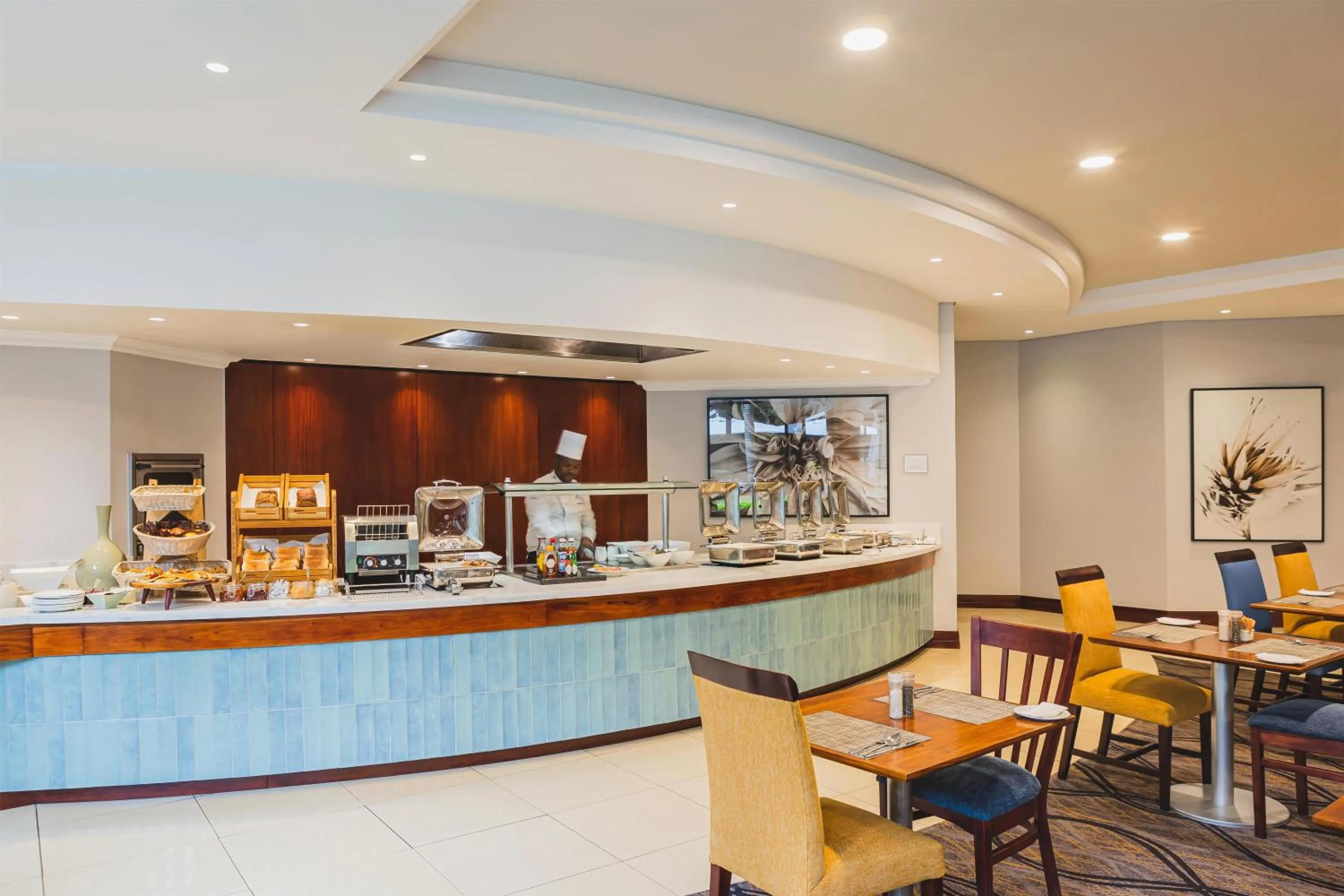 Restaurant/places to eat in Garden Court Hatfield