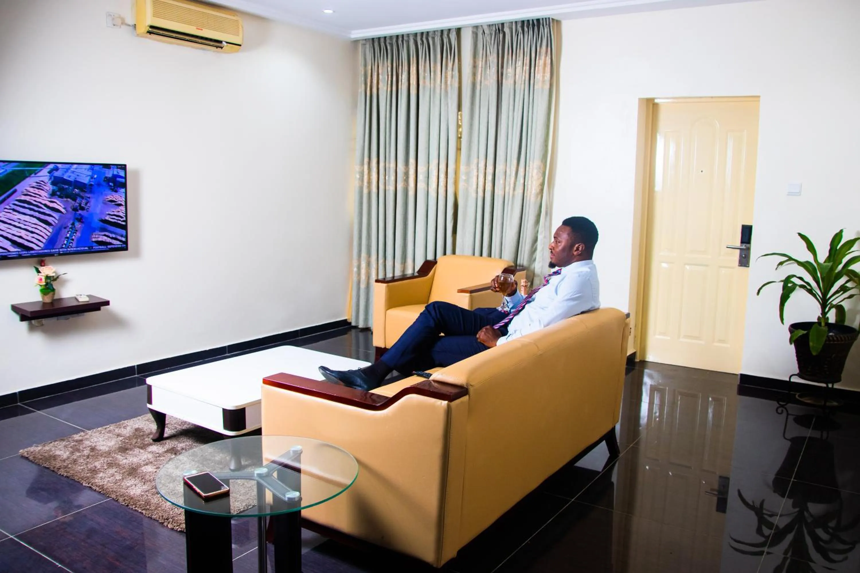 People in Anabel Apartment and Suites, Abuja