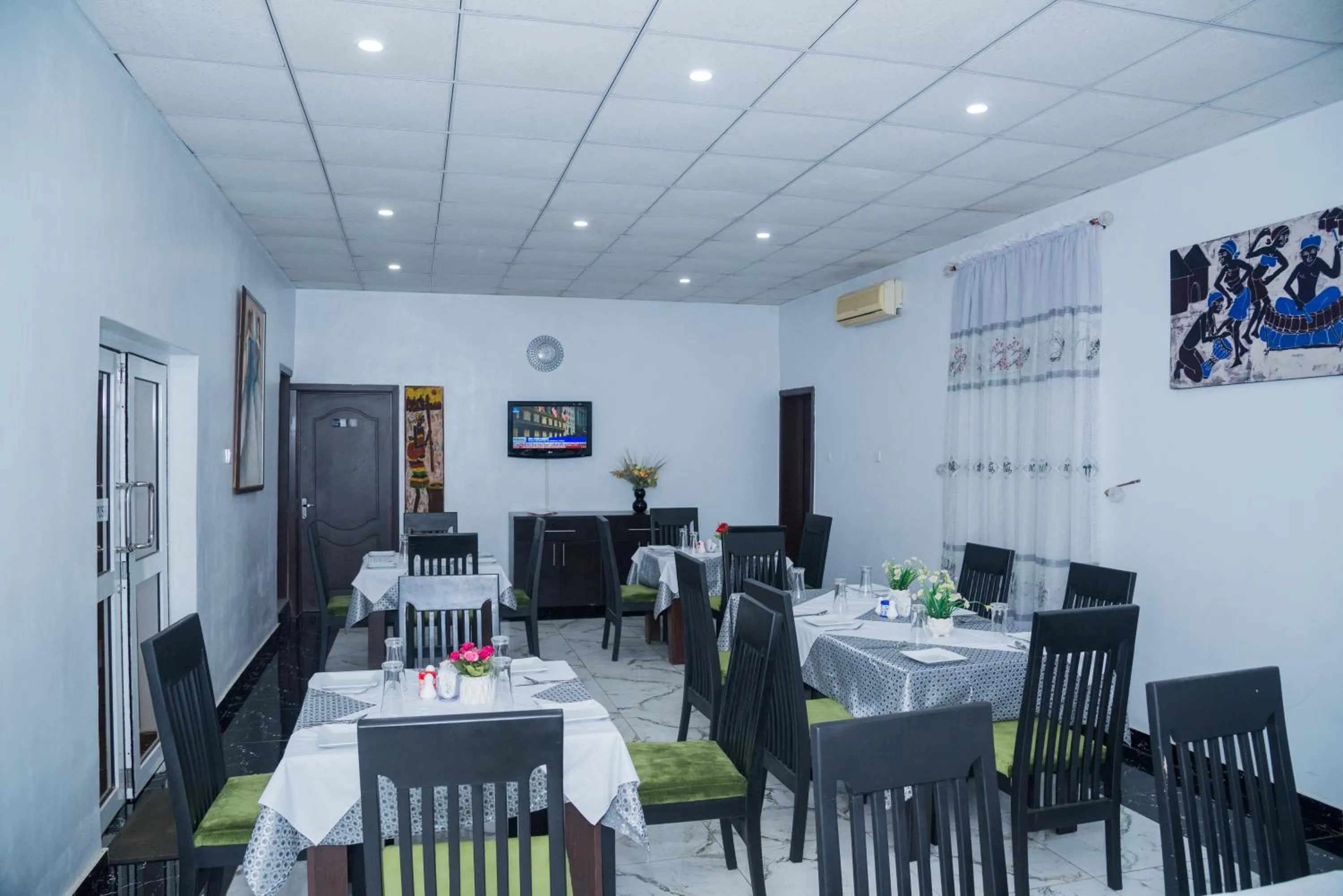 Restaurant/places to eat in Anabel Apartment and Suites, Abuja