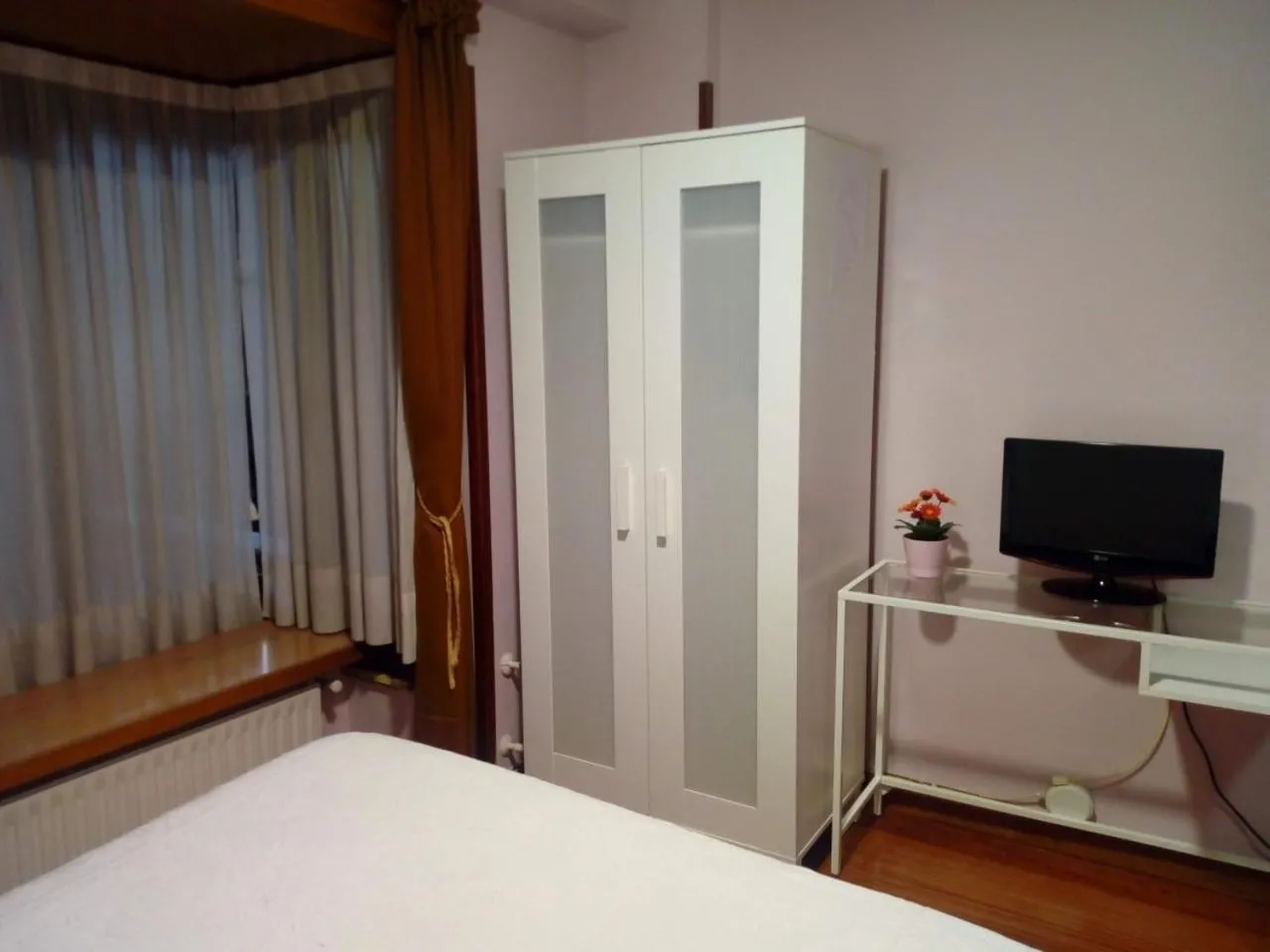 Bedroom, Bed in Hostal Álvarez
