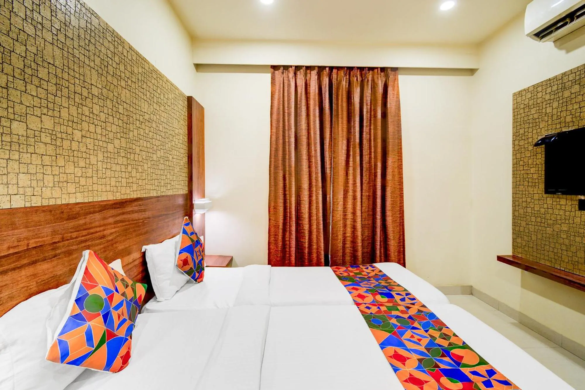 Bed in FabHotel Arastu Plaza - Nr Nampally Railway Station