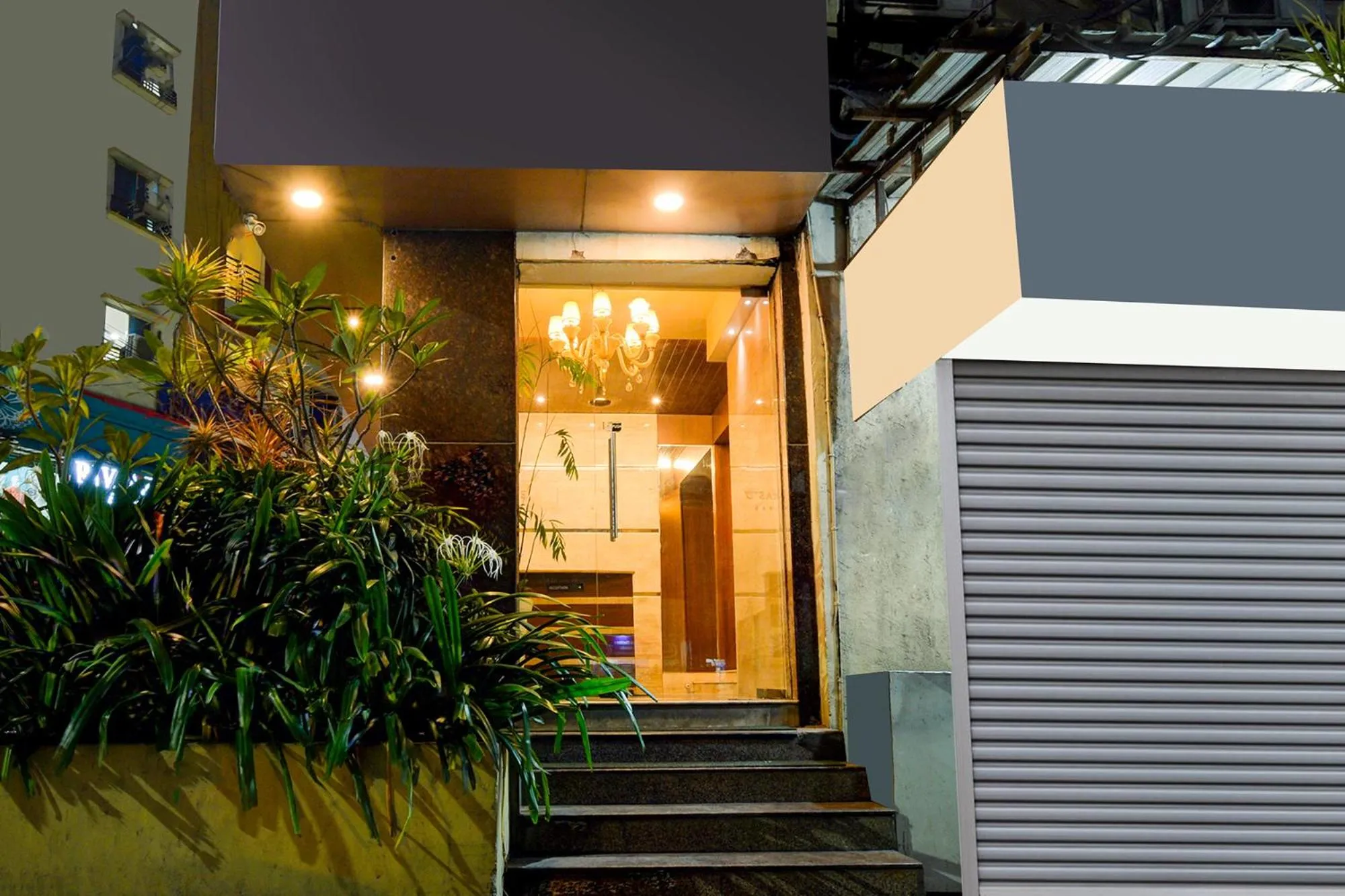 Facade/entrance in FabHotel Arastu Plaza - Nr Nampally Railway Station