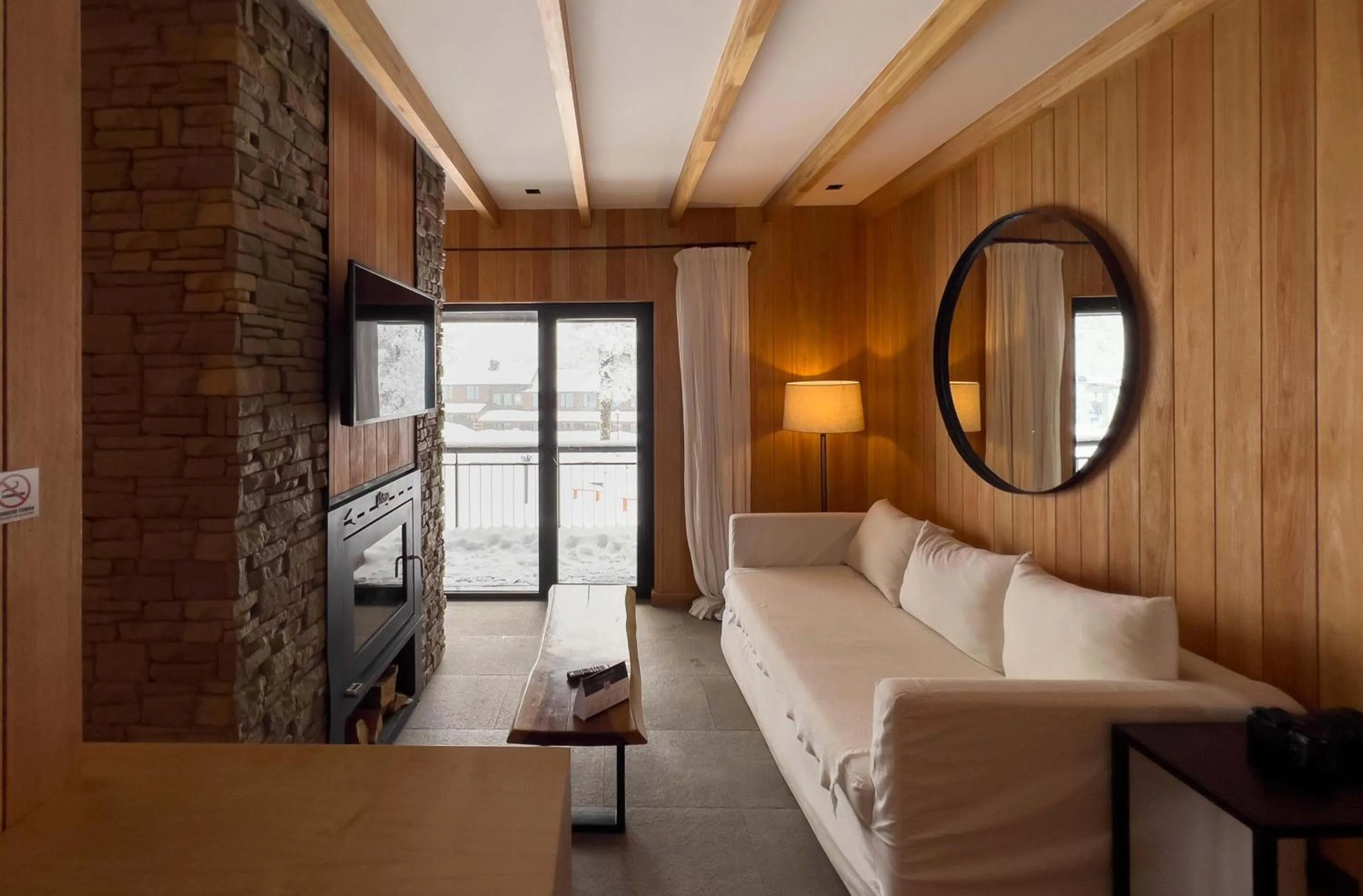 El Refugio Ski & Summer Lodge