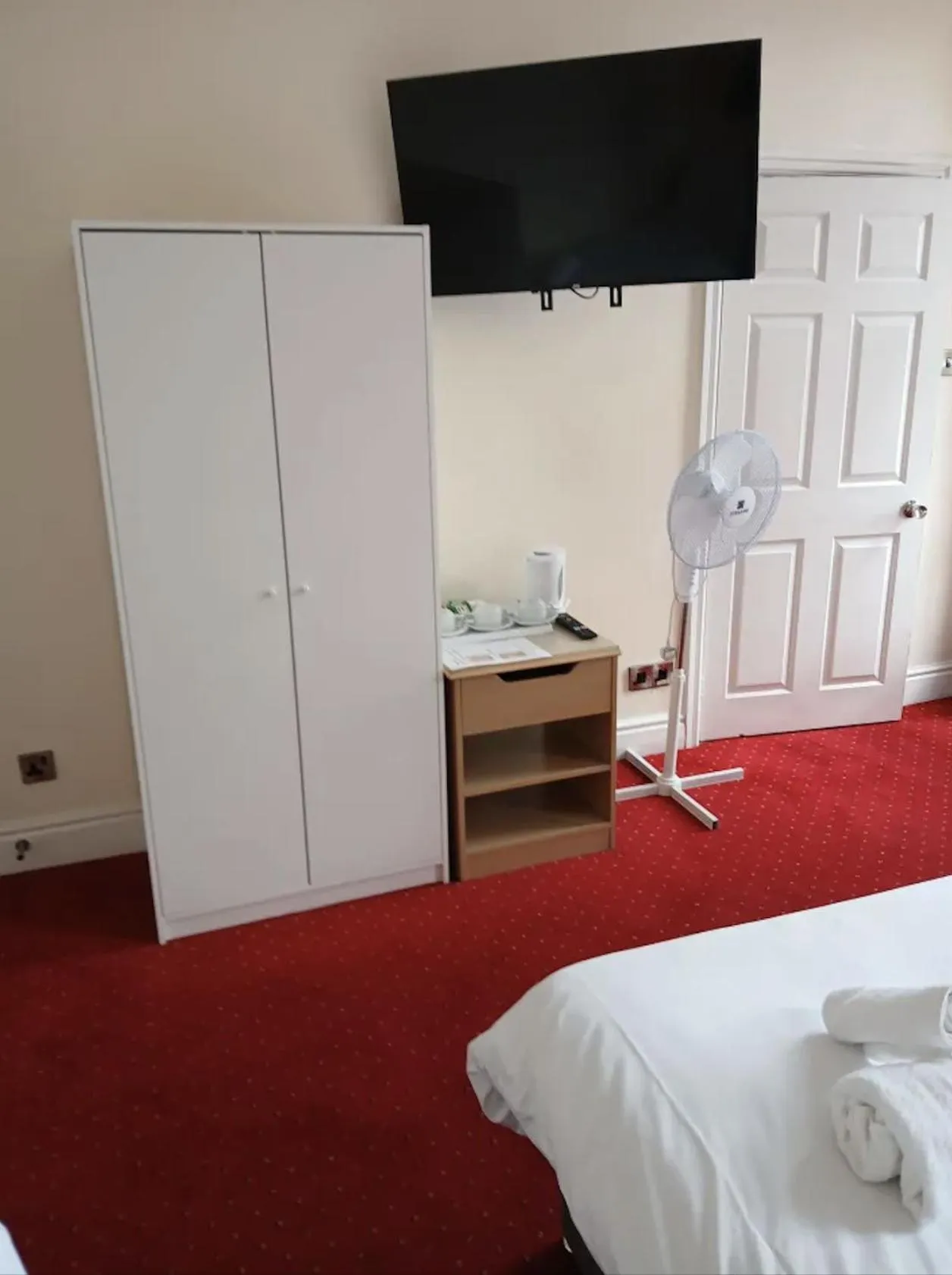 TV and multimedia, Bed in The Knighton Hotel