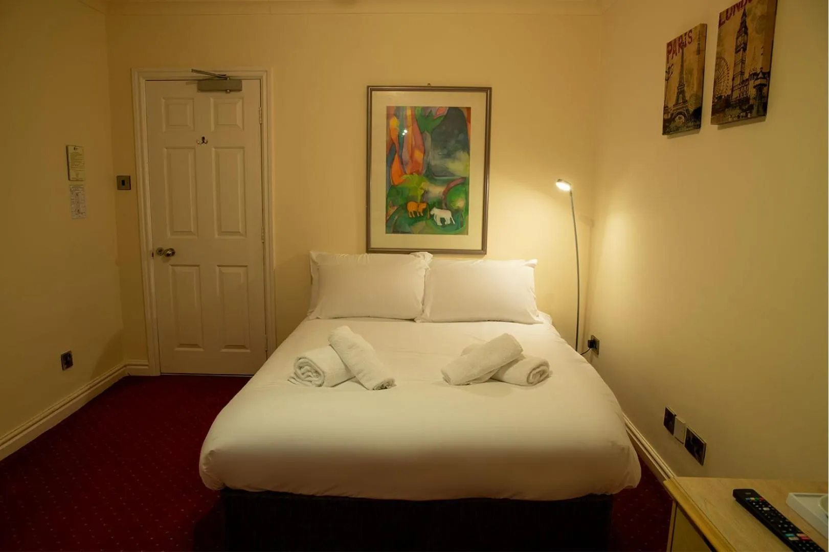 Bed in The Knighton Hotel