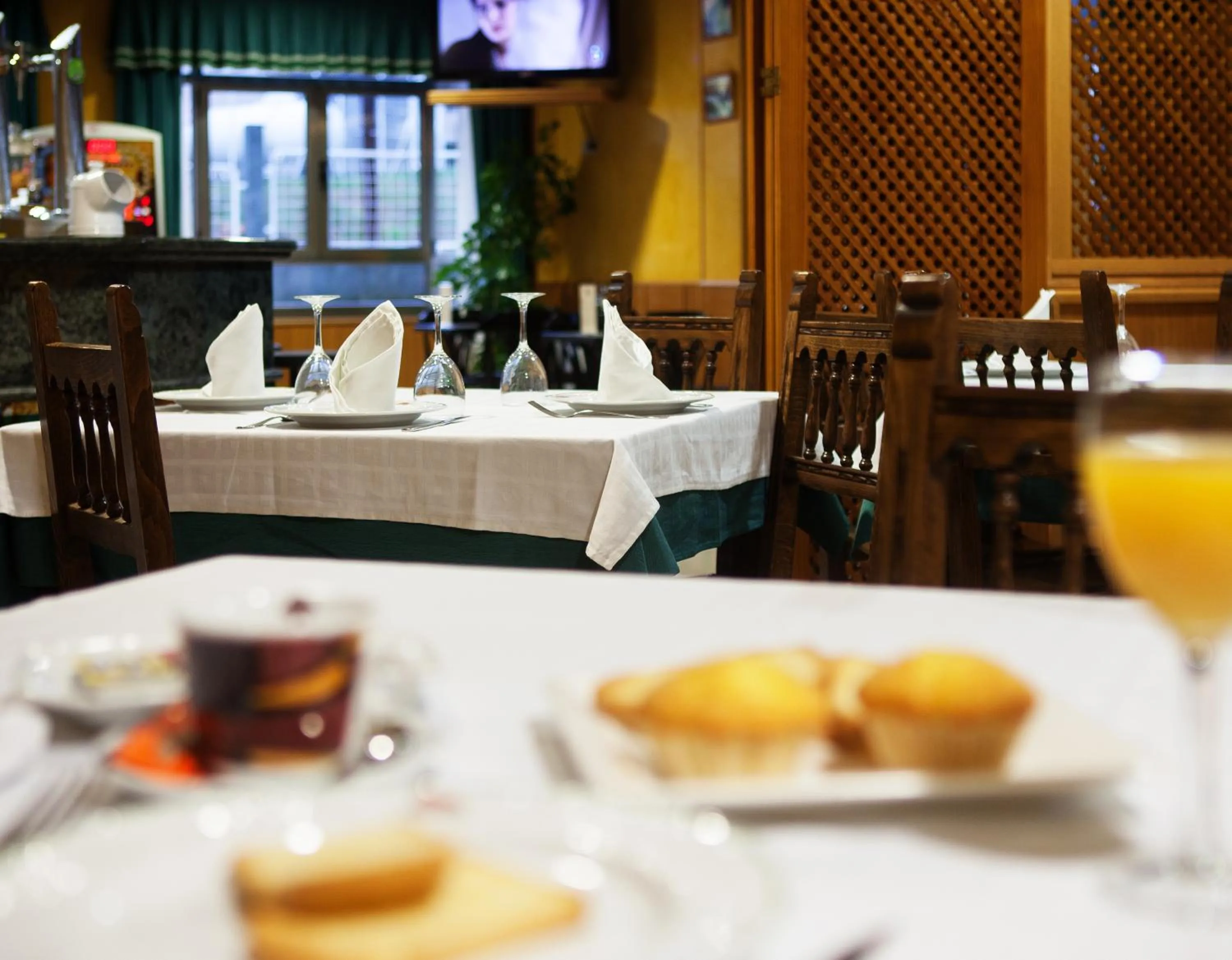Restaurant/places to eat in Hotel San Briz