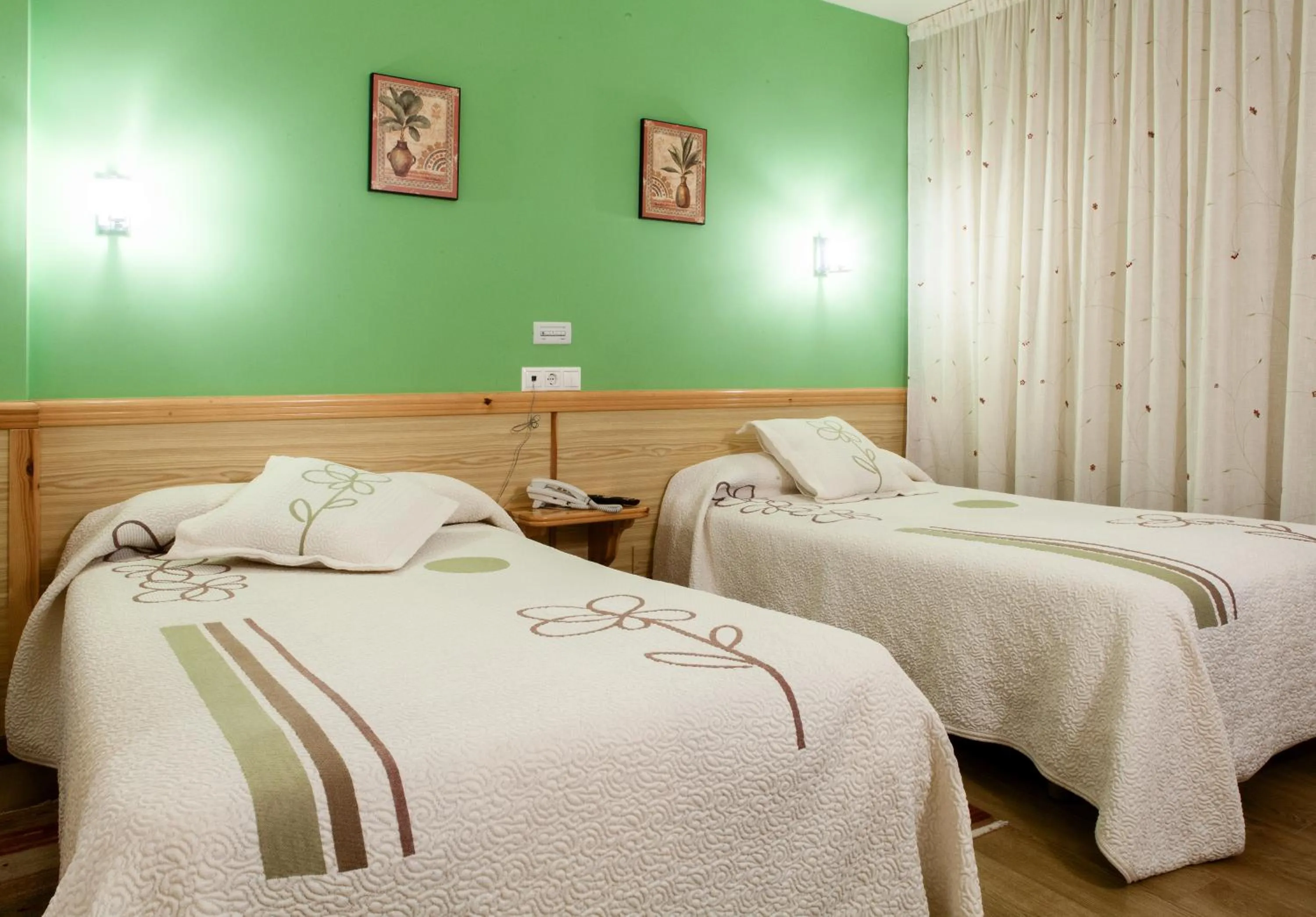 Photo of the whole room, Bed in Hotel San Briz