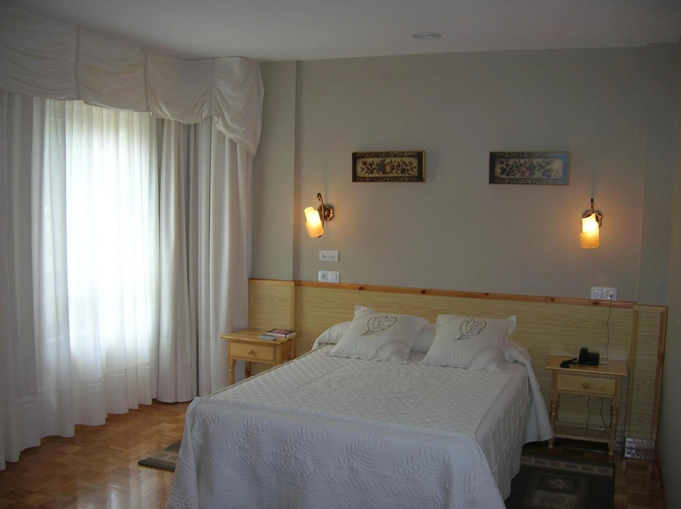 Day, Bed in Hotel San Briz