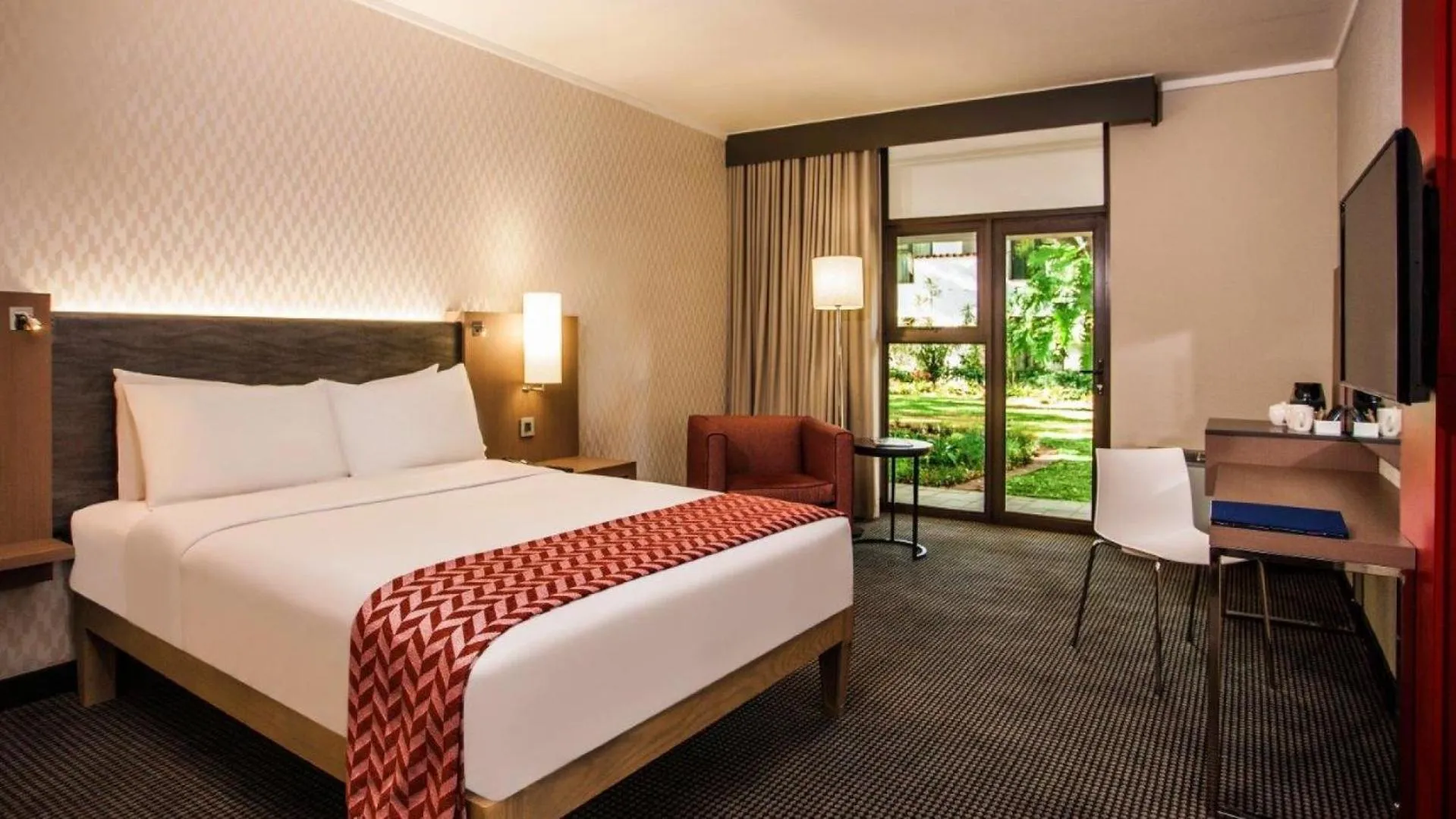 Photo of the whole room, Bed in Garden Court Polokwane