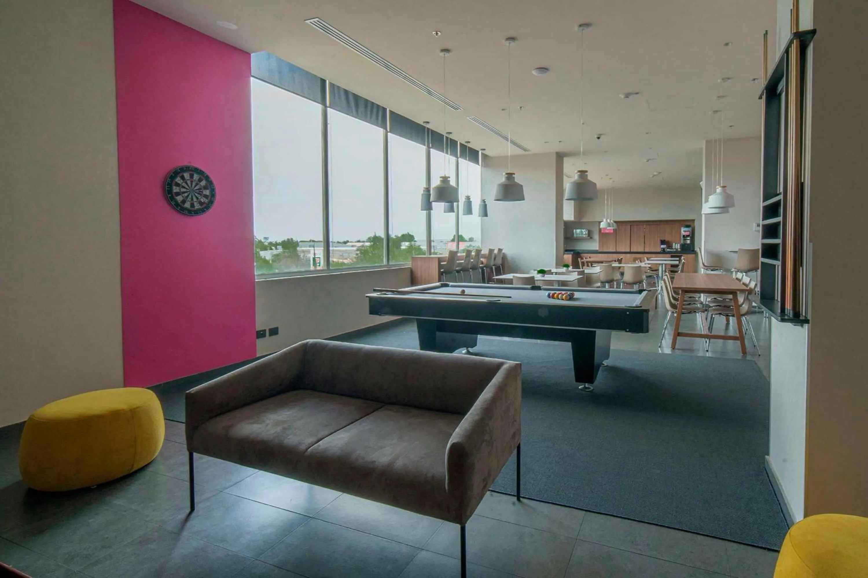 Fitness centre/facilities in Hotel MX mas cuautitlan Izcalli, Trademark by Wyndham