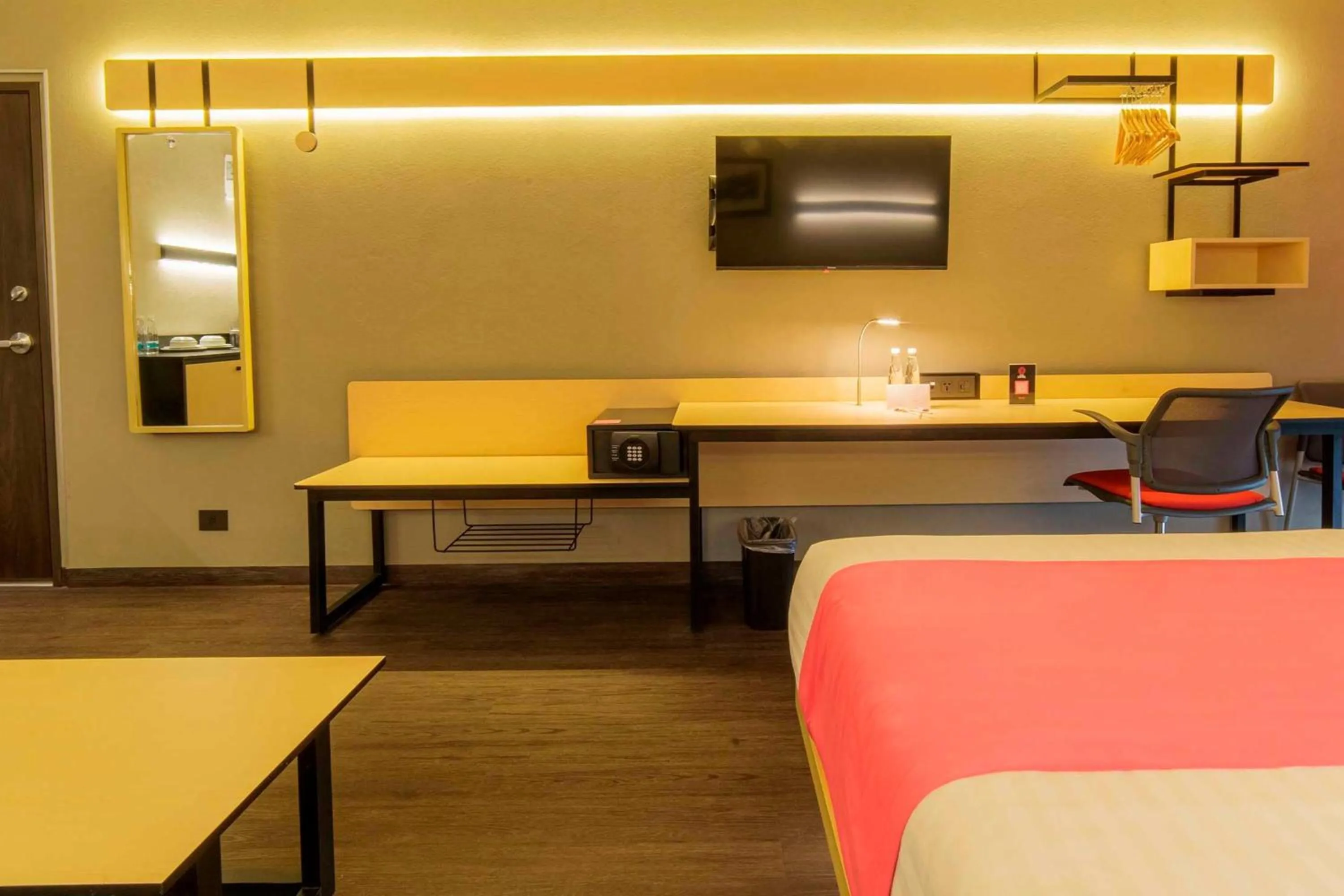 Photo of the whole room in Hotel MX mas cuautitlan Izcalli, Trademark by Wyndham