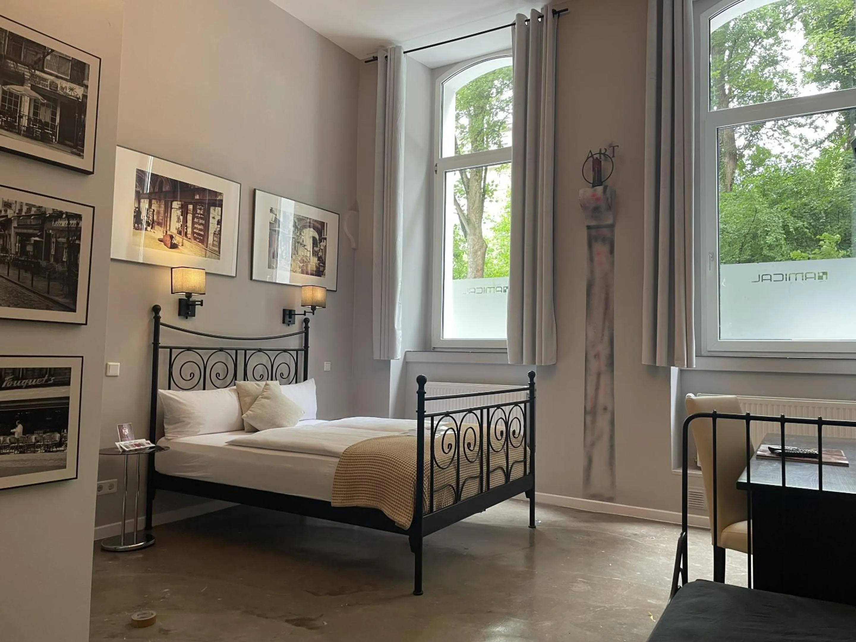 Bedroom, Bed in Amical Hotel