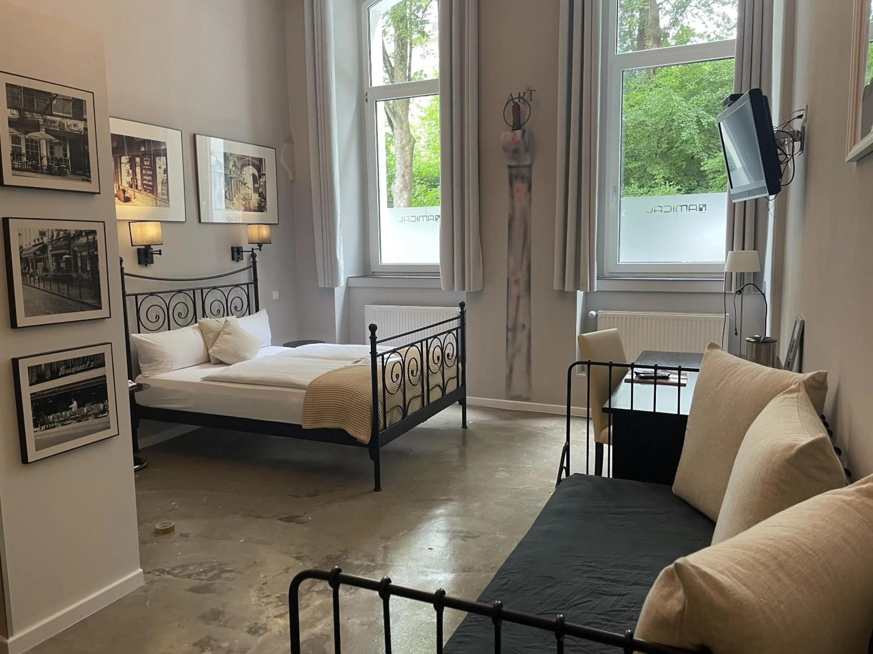 Bedroom, Bed in Amical Hotel