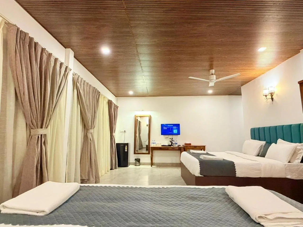 Family Room with Balcony in Orange Sky Inn