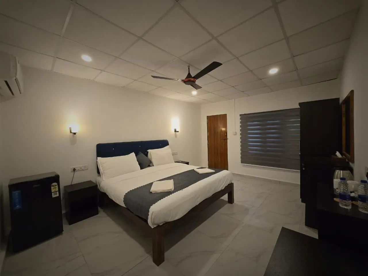 Deluxe Double Room with Balcony in Orange Sky Inn