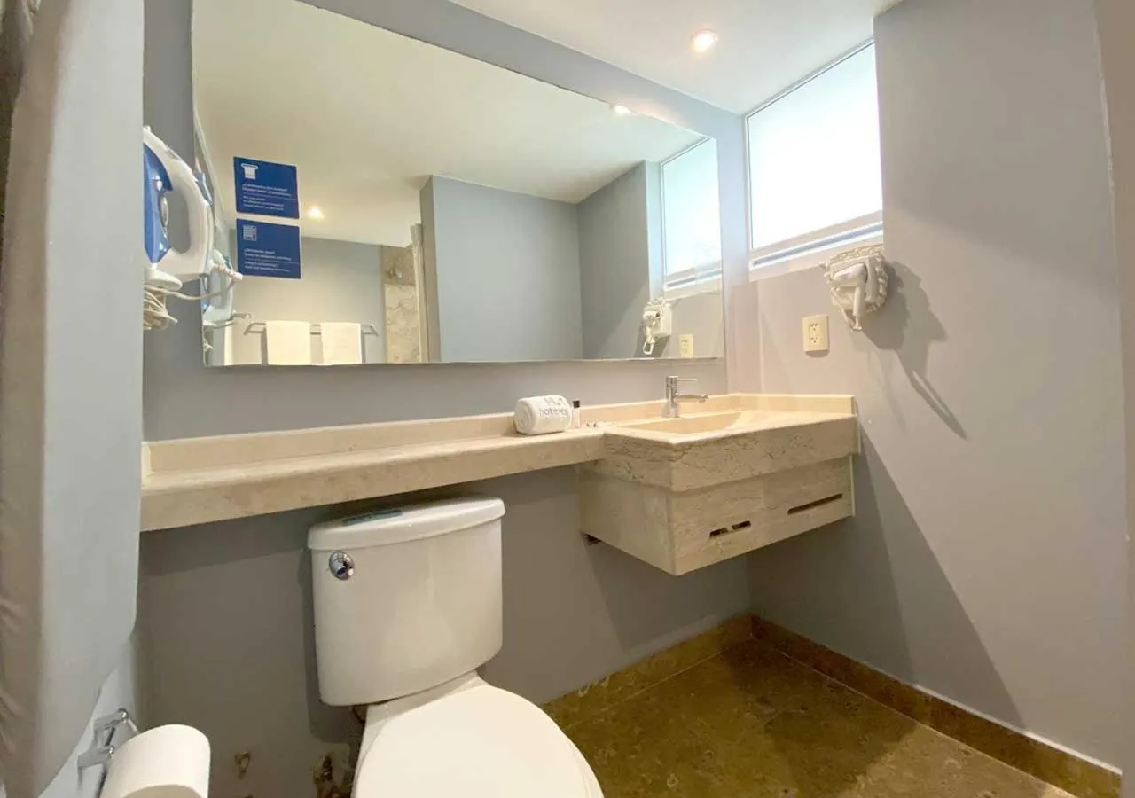 Toilet in Hotel MX forum buenavista