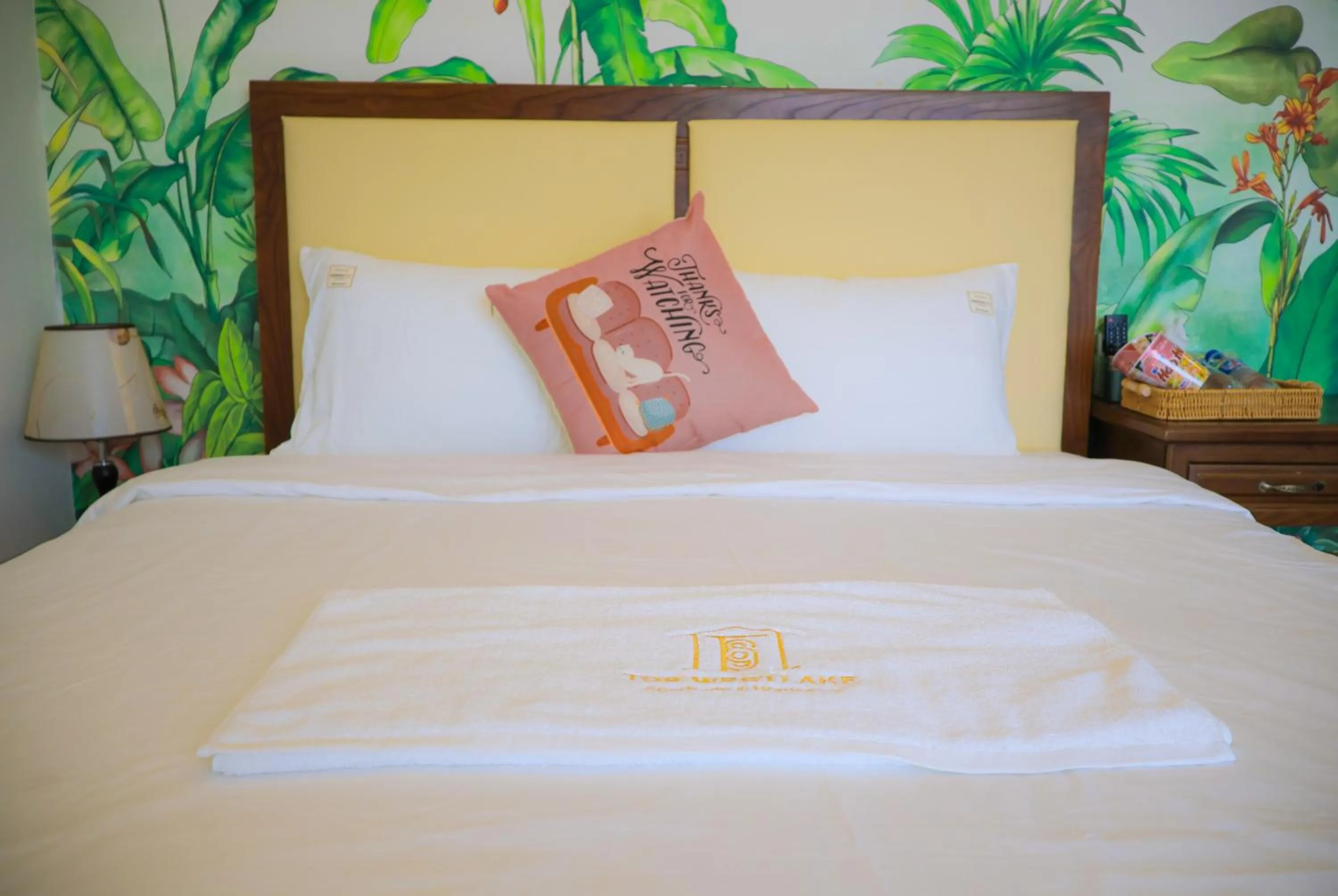 Bed in T98 Westlake Quang An - Tay ho Center Garden View Studio!