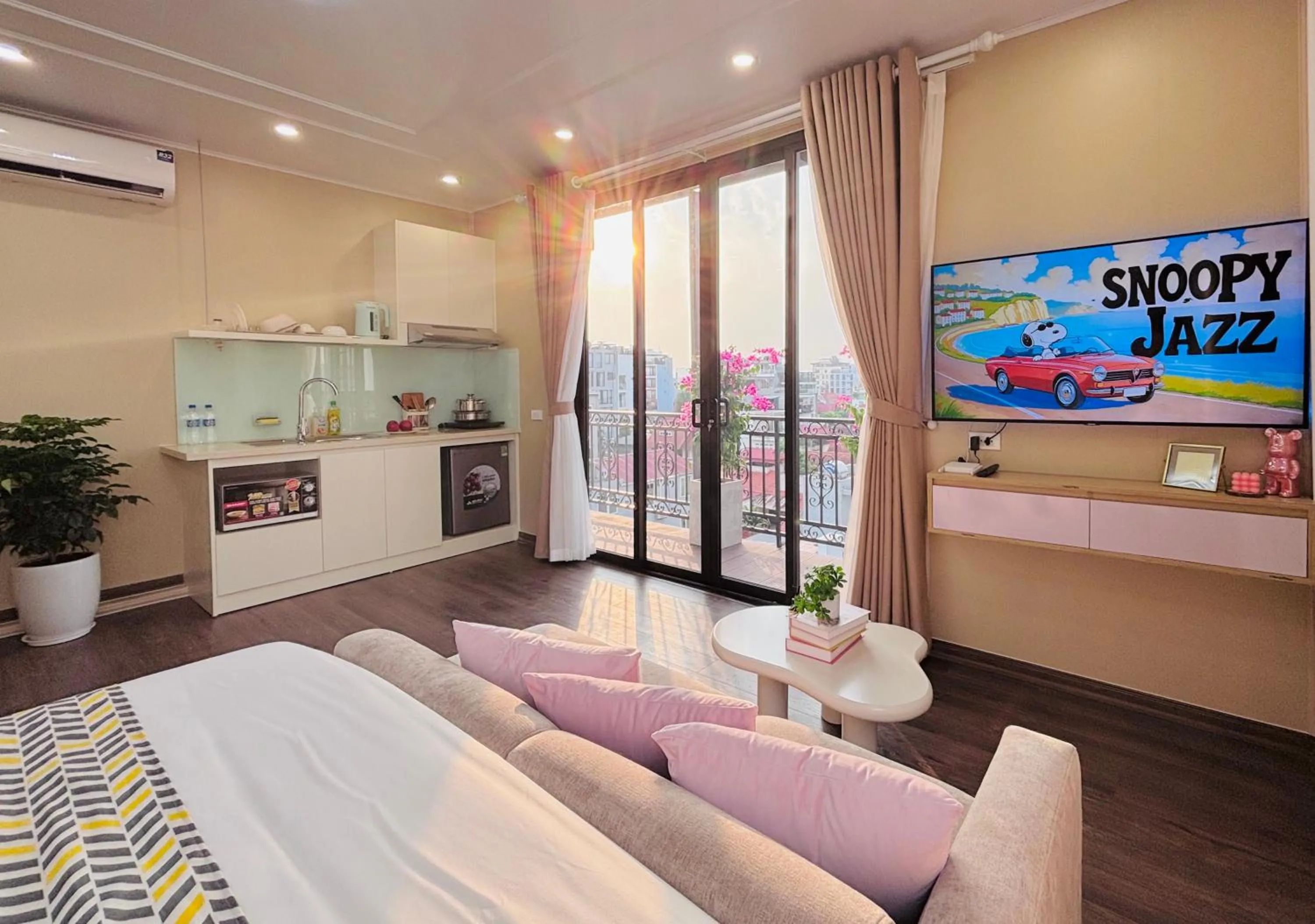 Living room in T98 Westlake Quang An - Tay ho Center Garden View Studio!