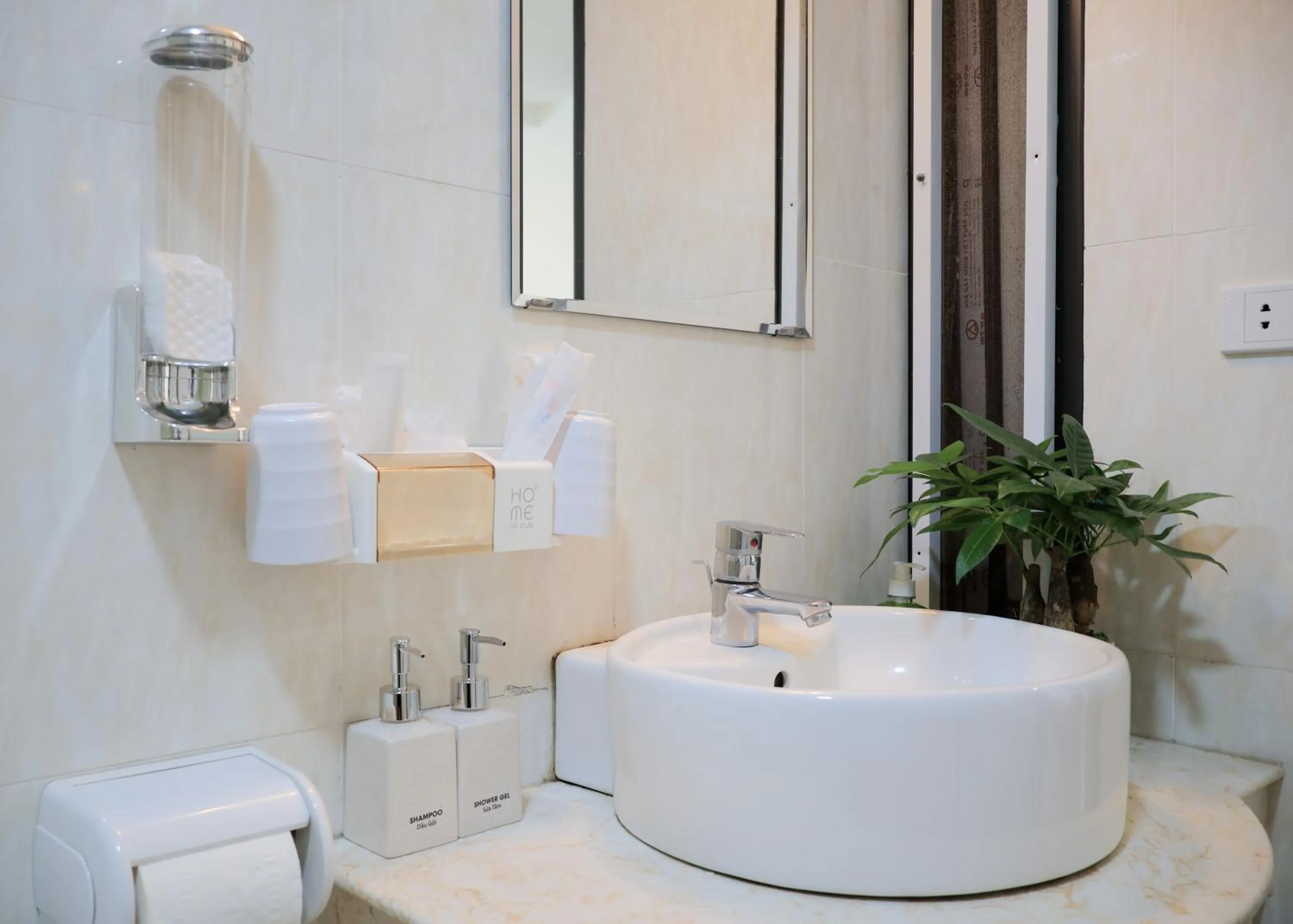 T98 Westlake Quang An - Tay ho Center Garden View Studio!