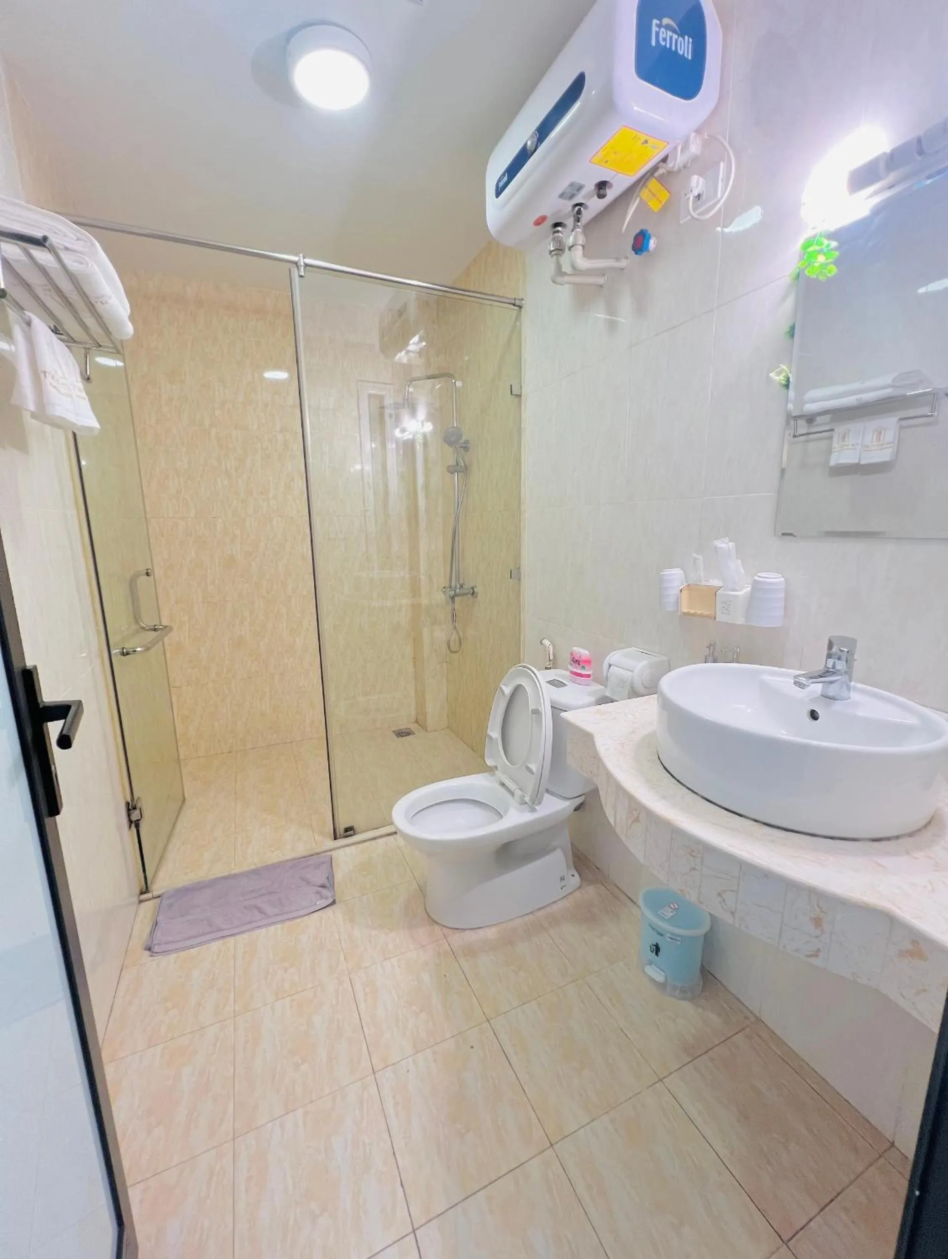 Toilet in T98 Westlake Quang An - Tay ho Center Garden View Studio!