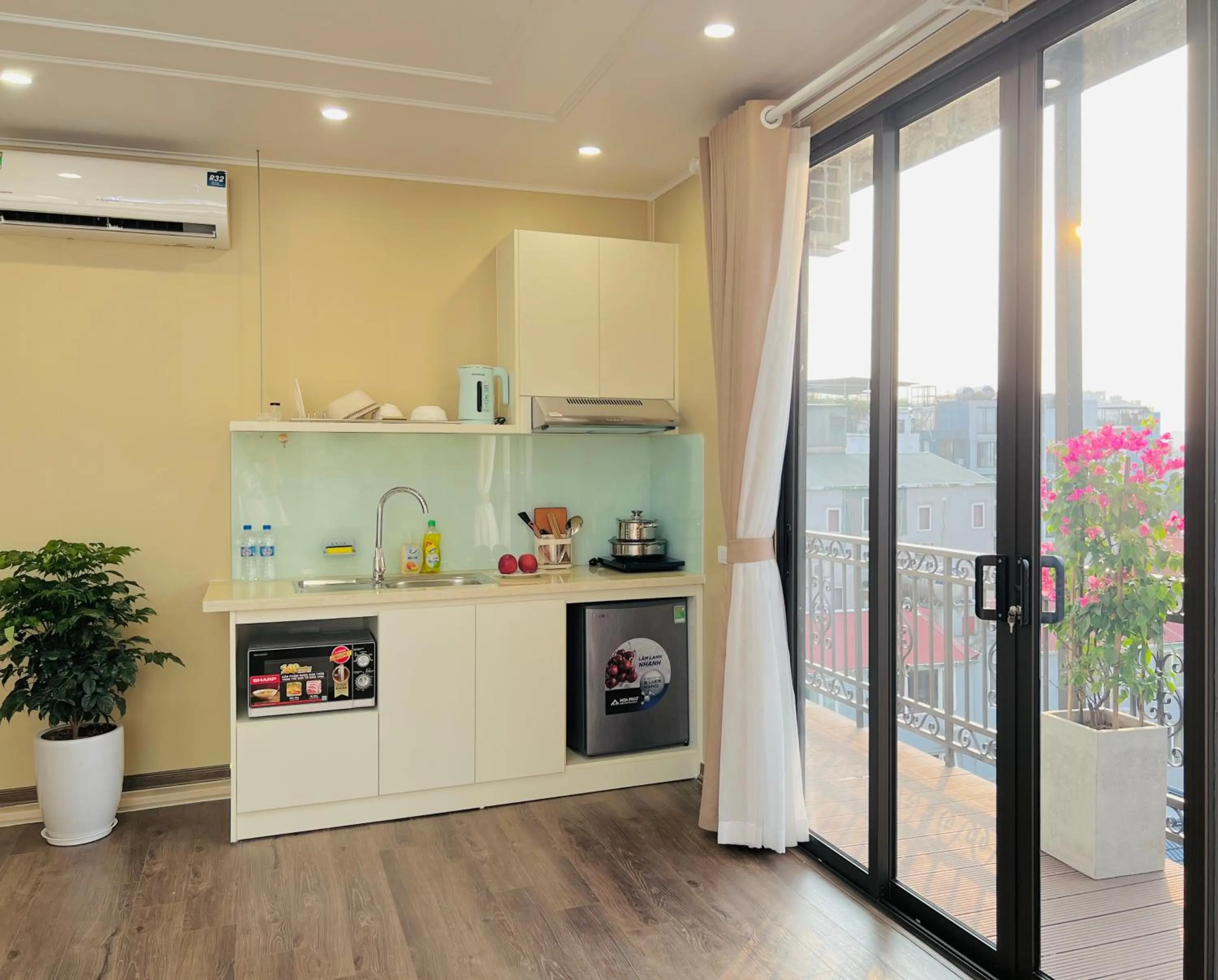 Kitchen or kitchenette in T98 Westlake Quang An - Tay ho Center Garden View Studio!