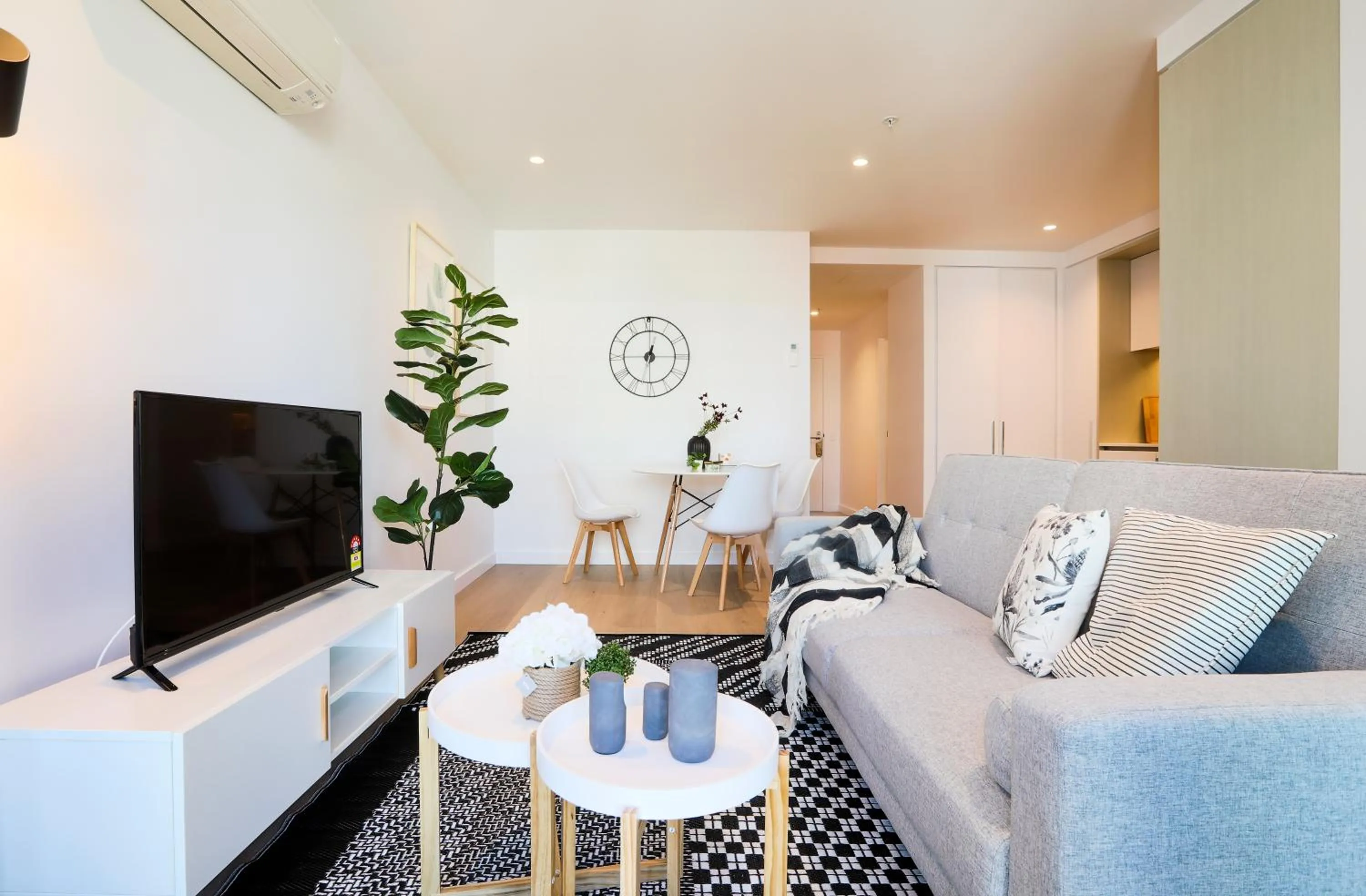 Living room in KOZYGURU DOCKLANDS MODERN COZY 1 BED ROOM UNIT MELBOURNE VDO628