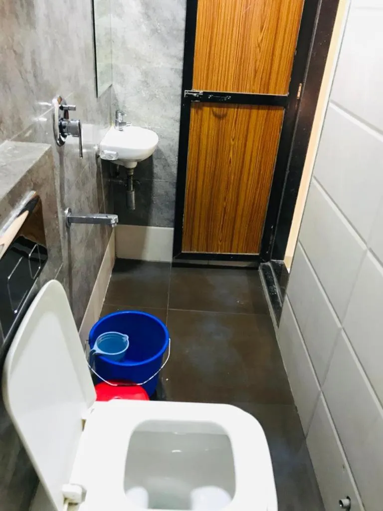 Shower in Hotel Castle Inn