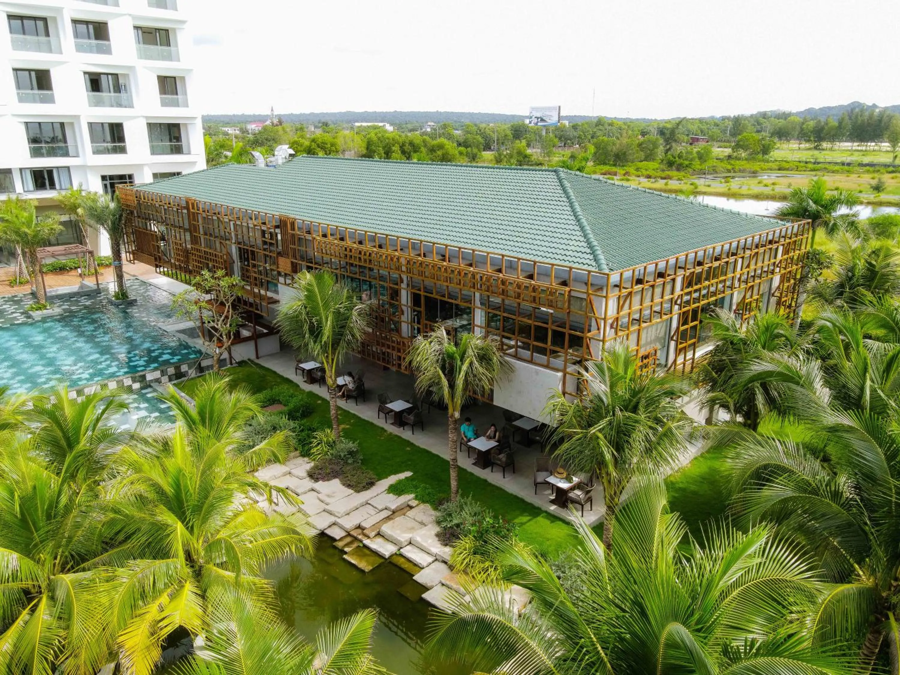 Restaurant/places to eat in Le Palmier Ho Tram Resort - Beachfront with Private Beach