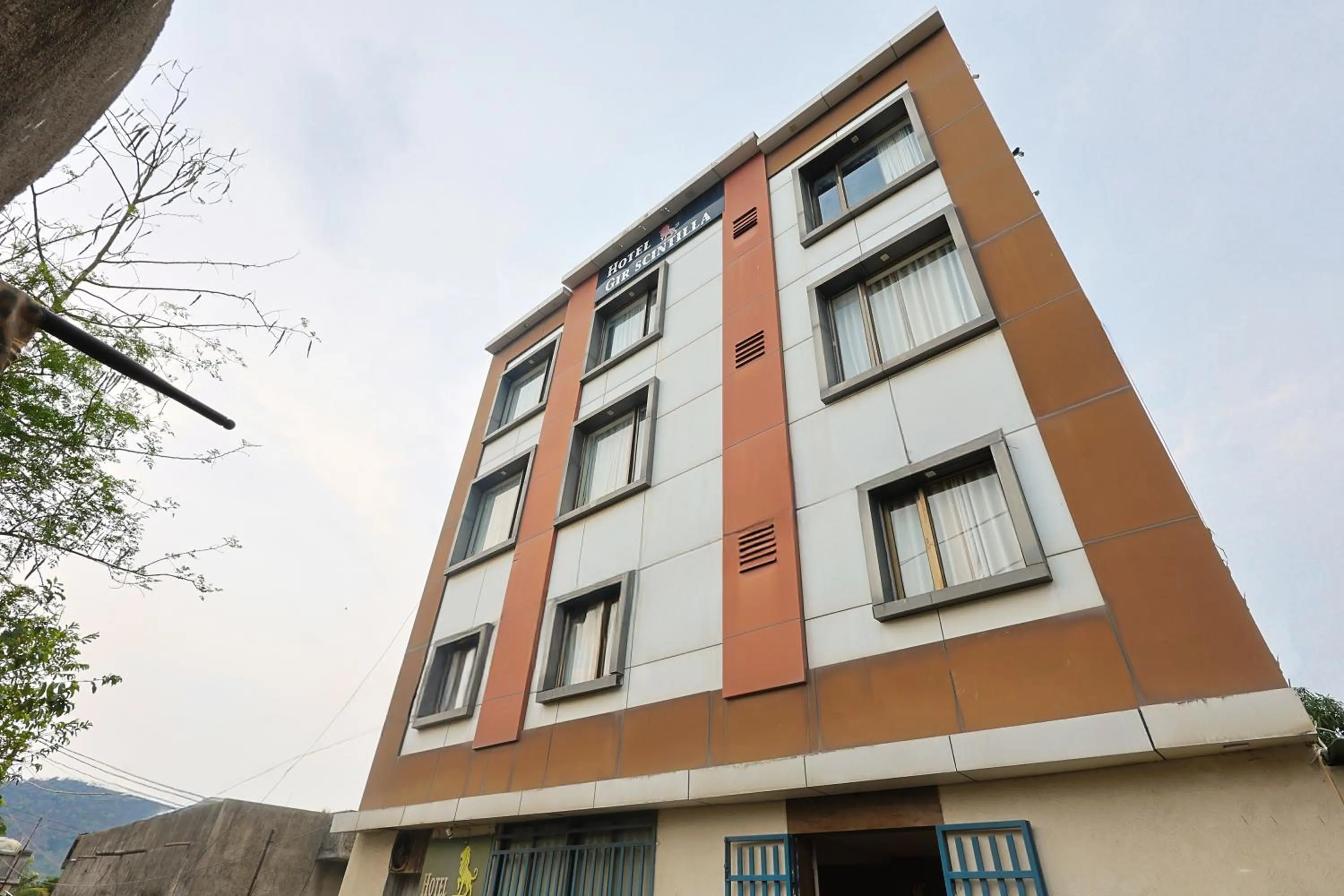 Property building in Hotel Gir Scintilla