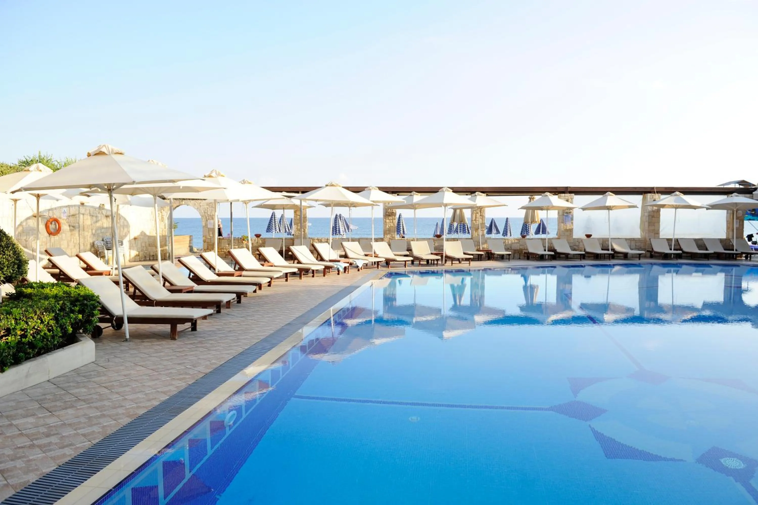 Swimming pool in Caldera Bay