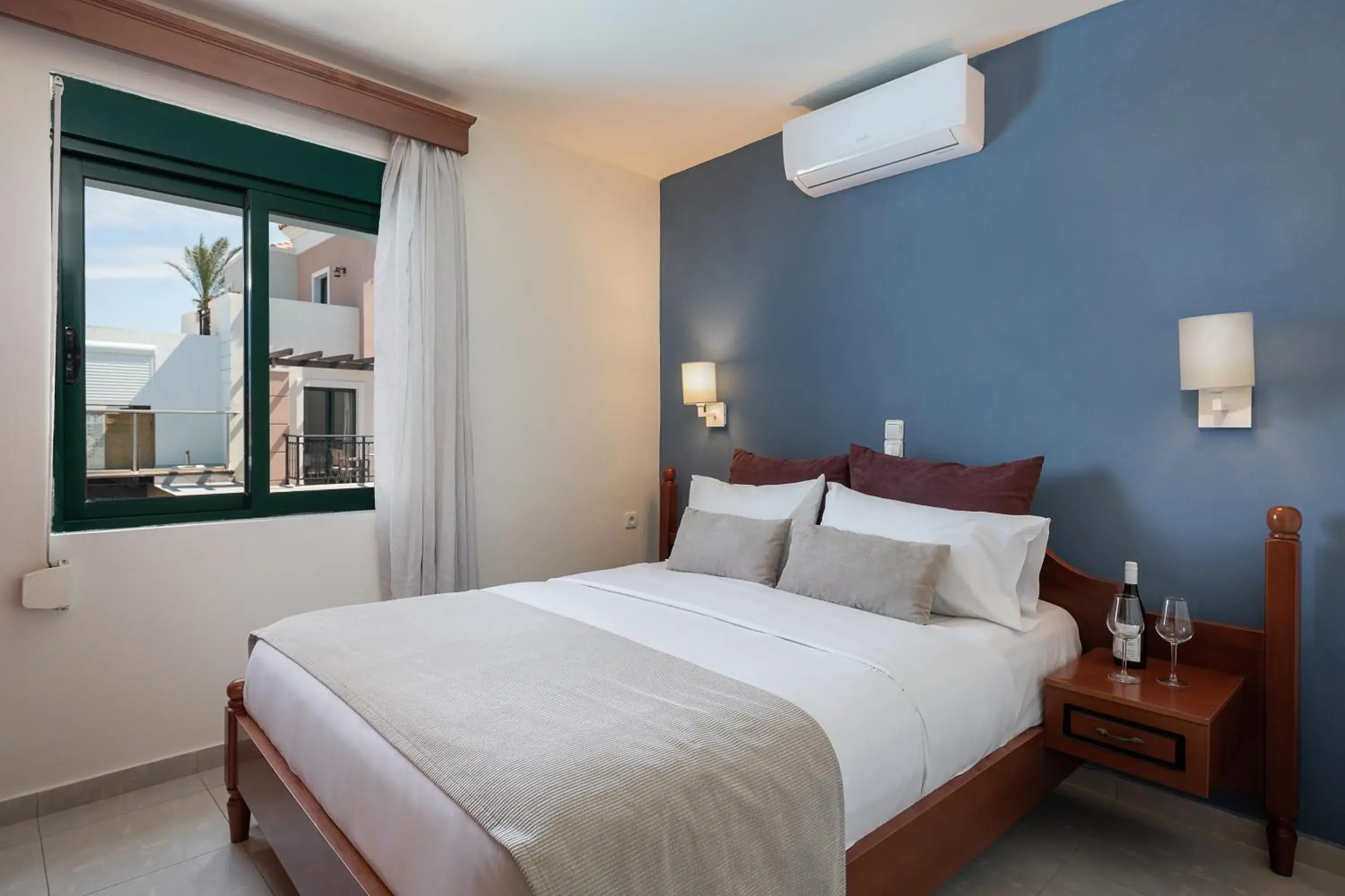 Two-Bedroom Apartment with Private Pool in Caldera Bay Two-Bedroom Apartment with Private Pool in Caldera Bay