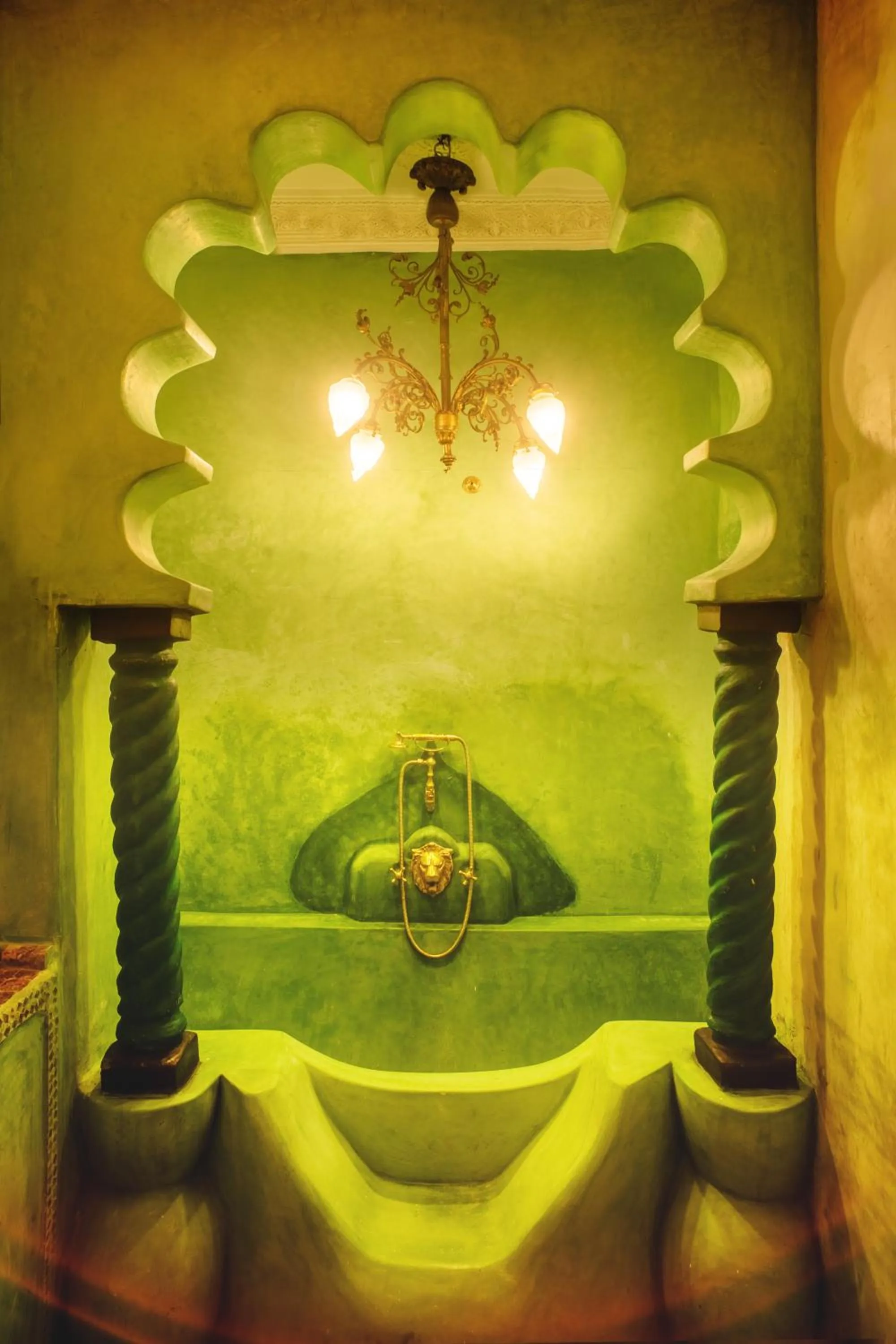 Shower in Riad Persephone