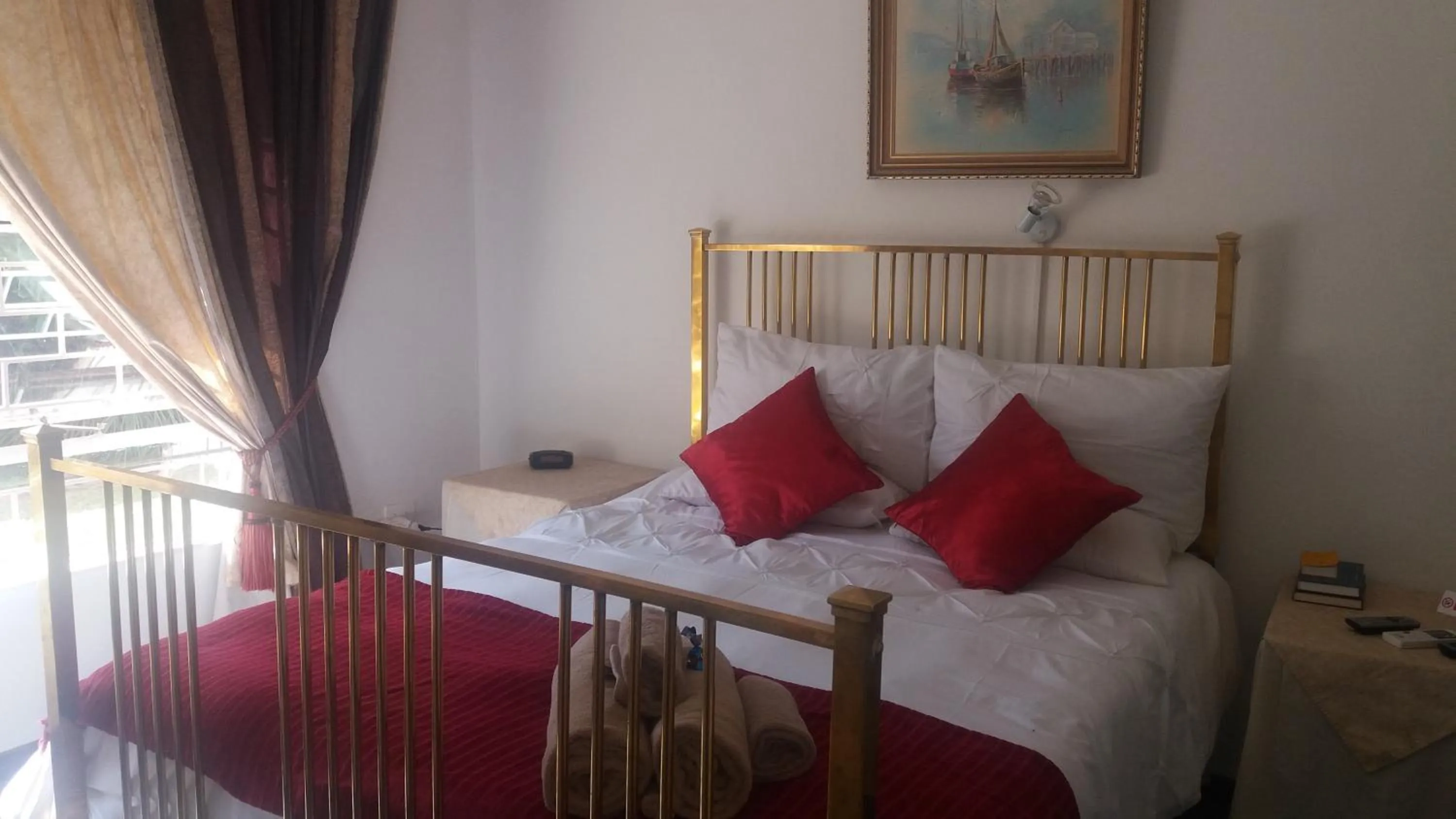 Bedroom, Bed in Fouriestreet 199 Bed and Breakfast