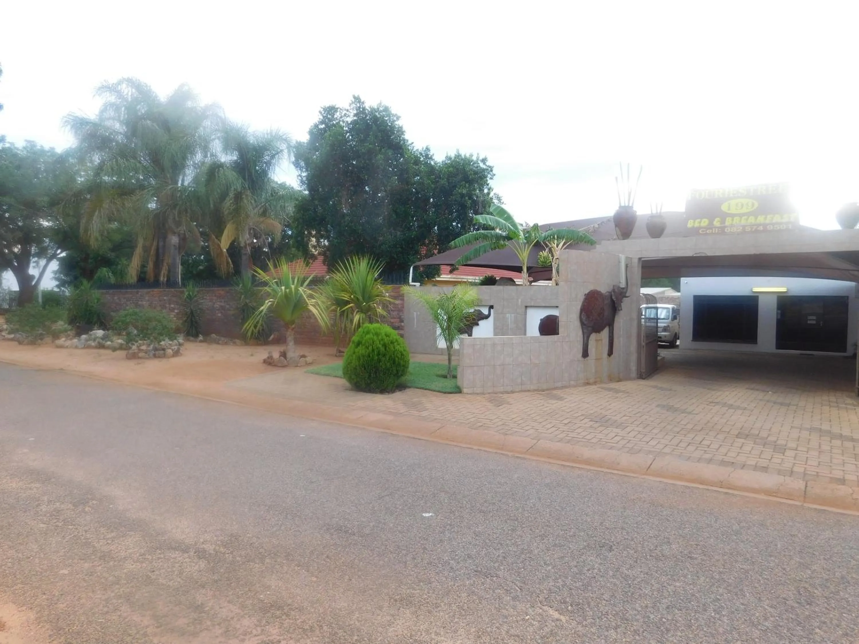 Property building in Fouriestreet 199 Bed and Breakfast