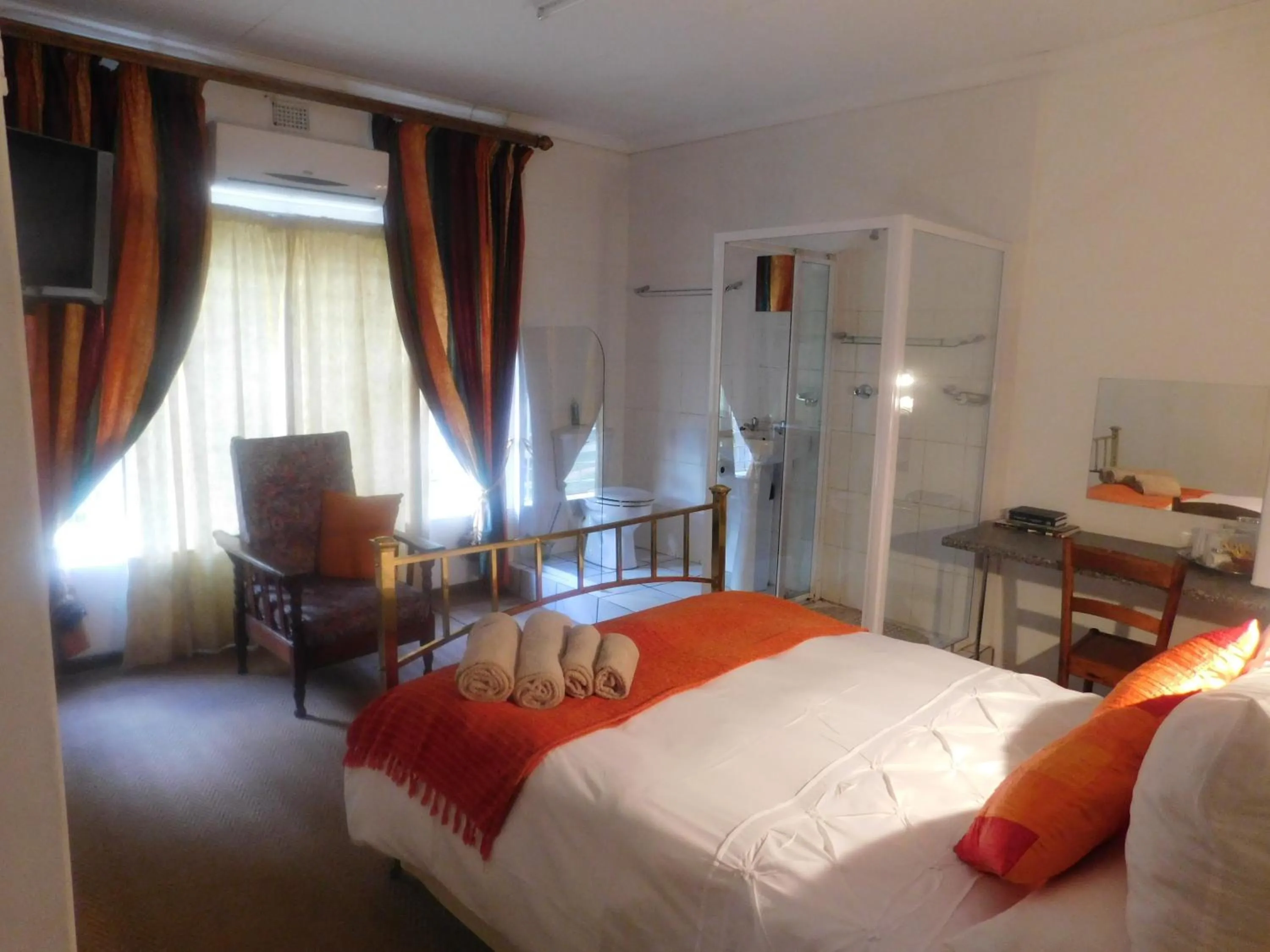 Bedroom, Bed in Fouriestreet 199 Bed and Breakfast