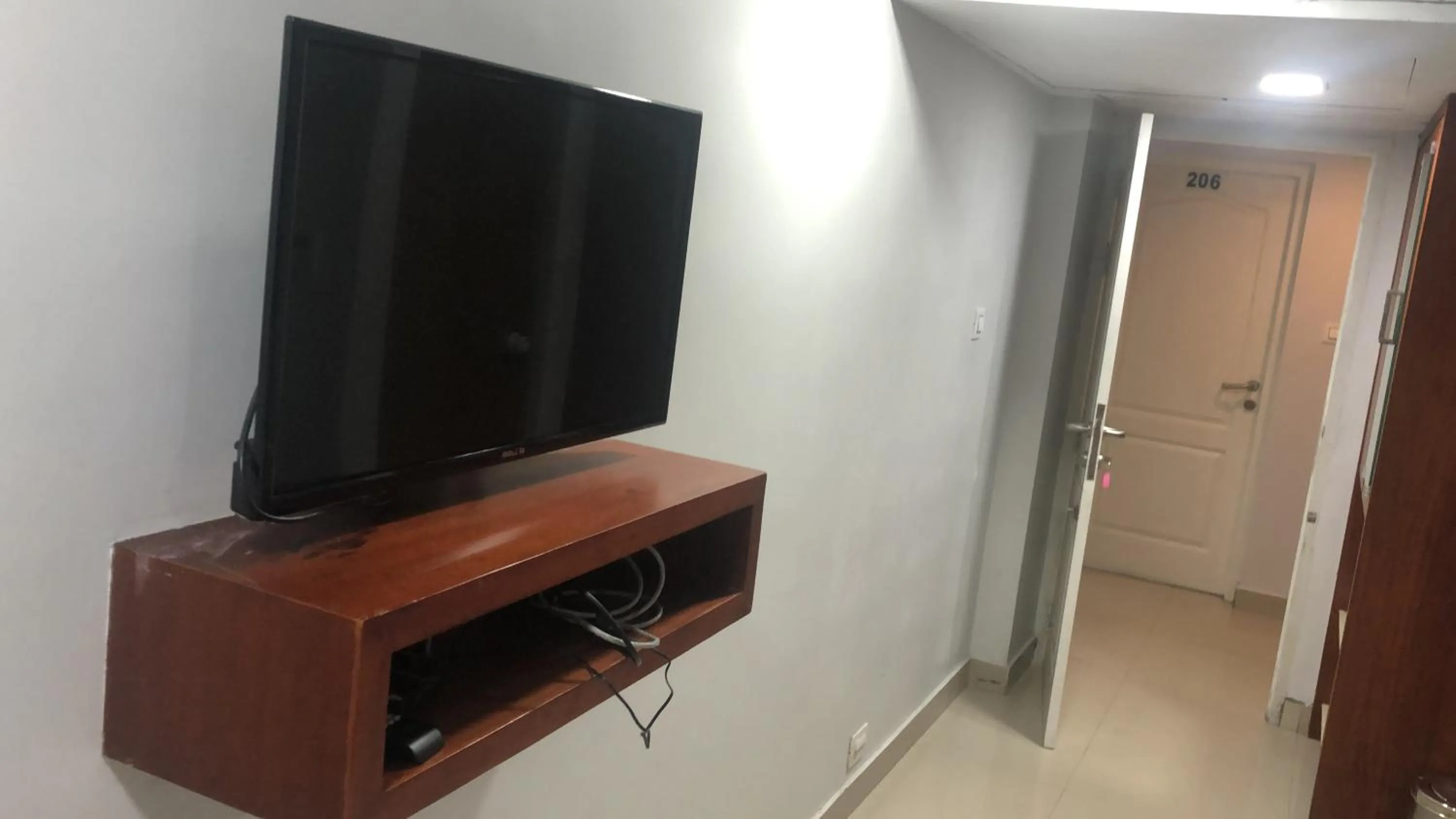 TV and multimedia in The Reach Hotel