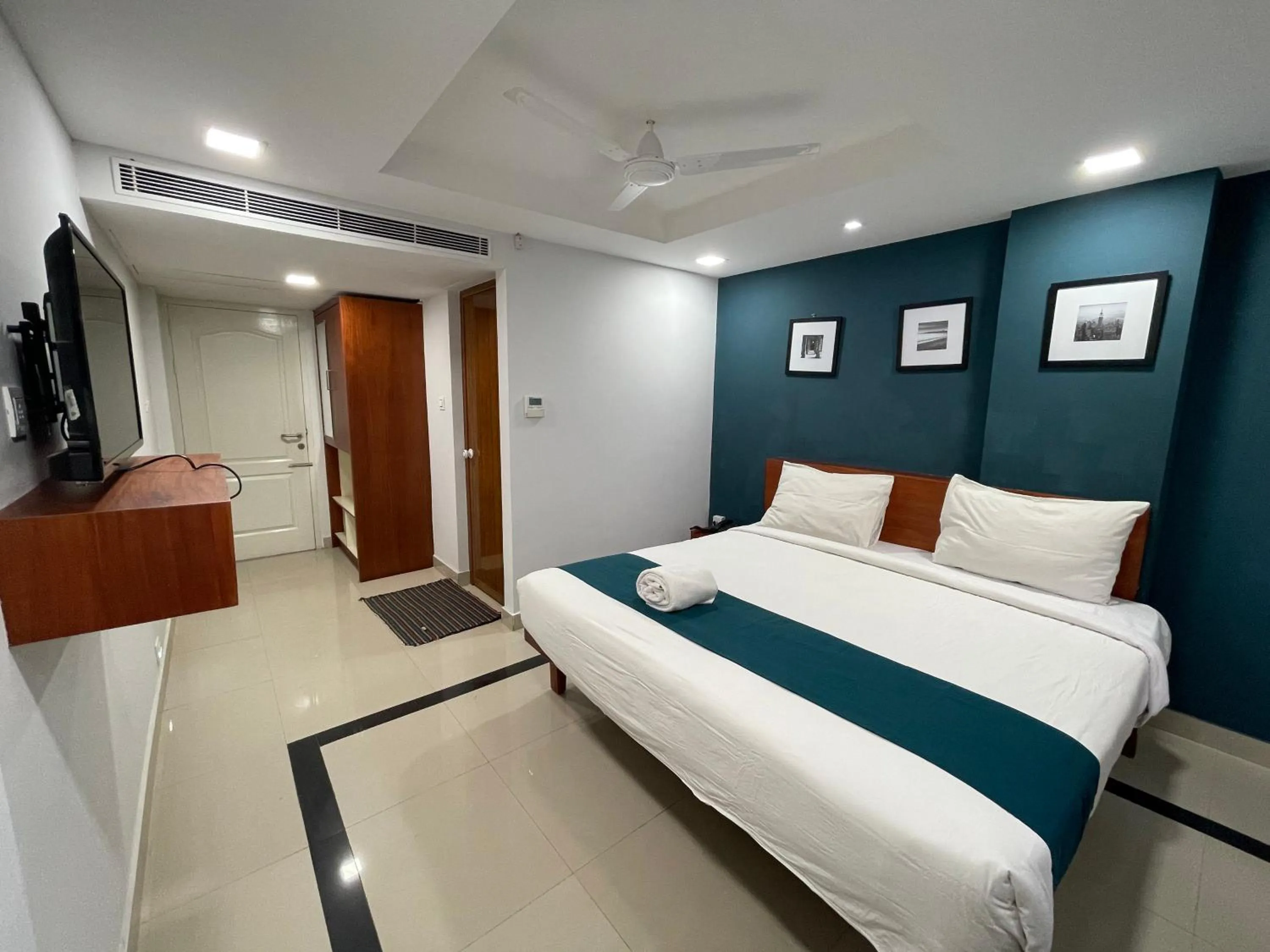 Bedroom, Bed in The Reach Hotel