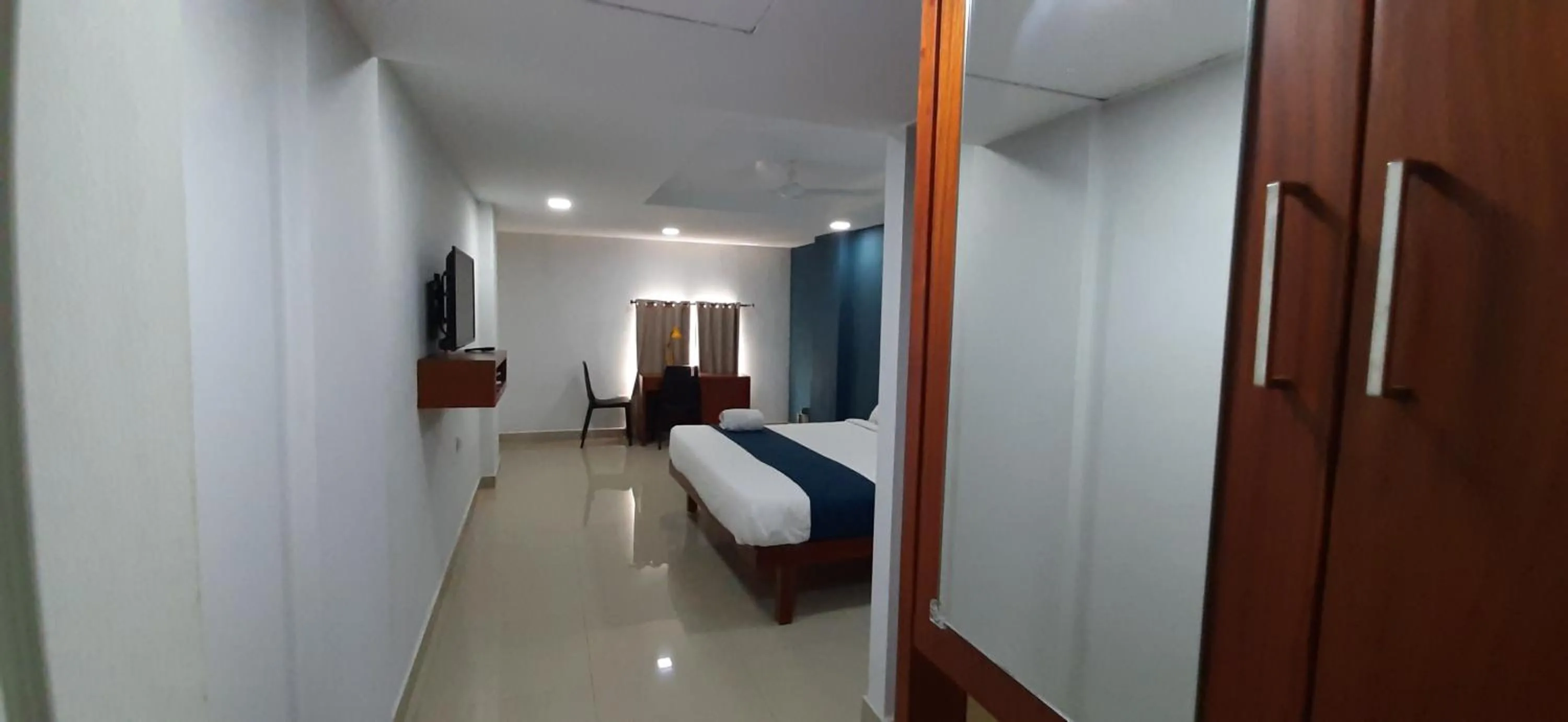 Bedroom, Bed in The Reach Hotel